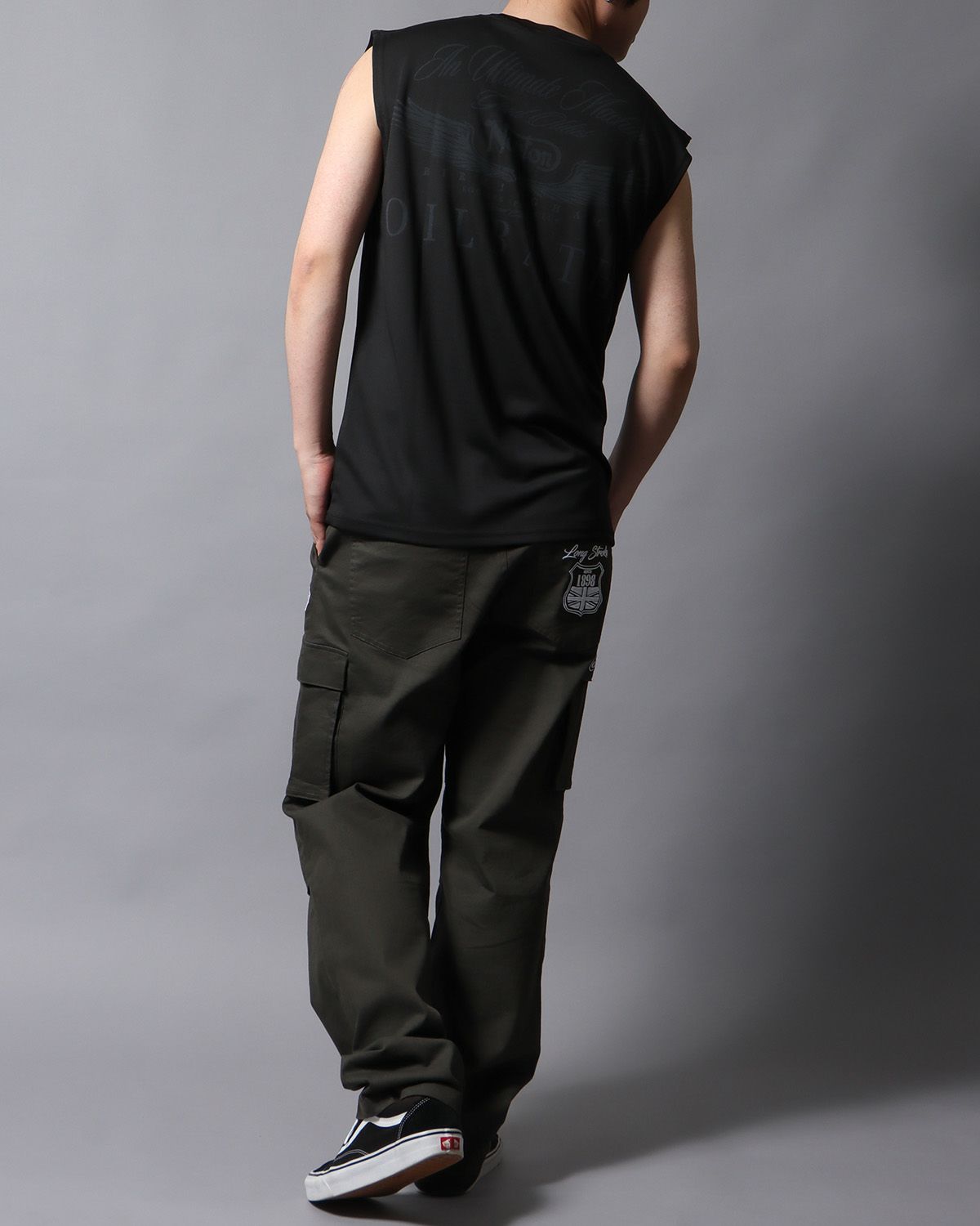 ブラック：178cm/75kg(Lサイズ着用)