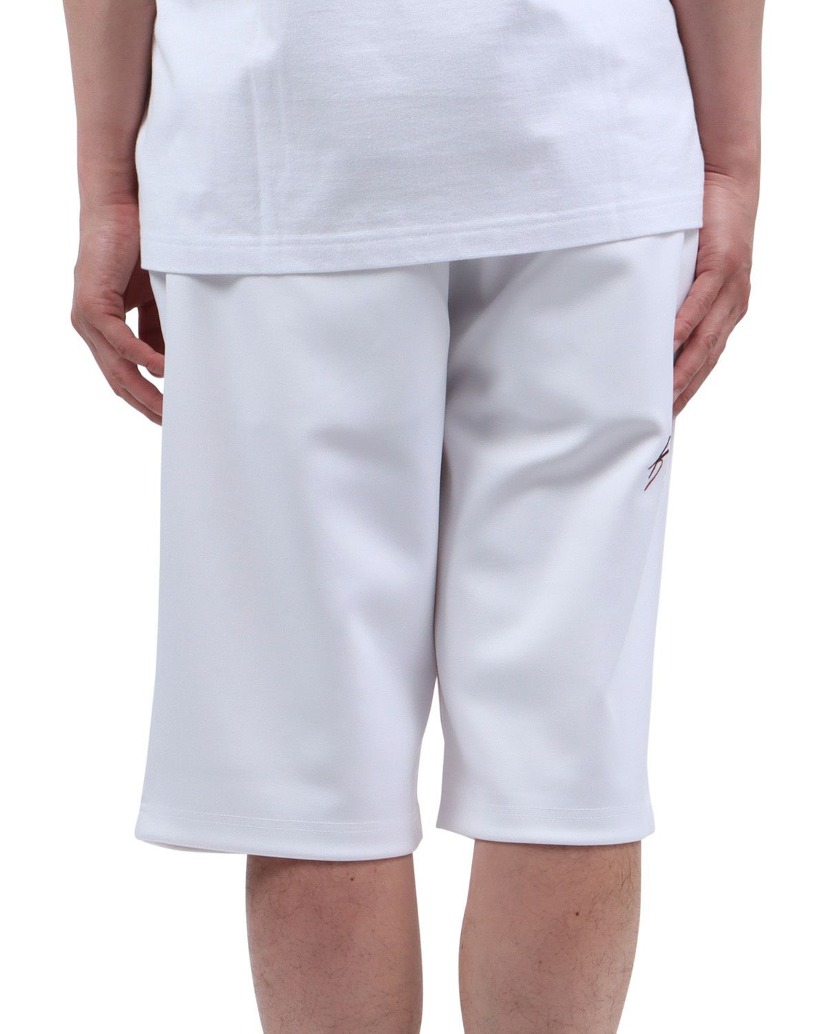 ホワイト：174cm62kg(Lサイズ着用)