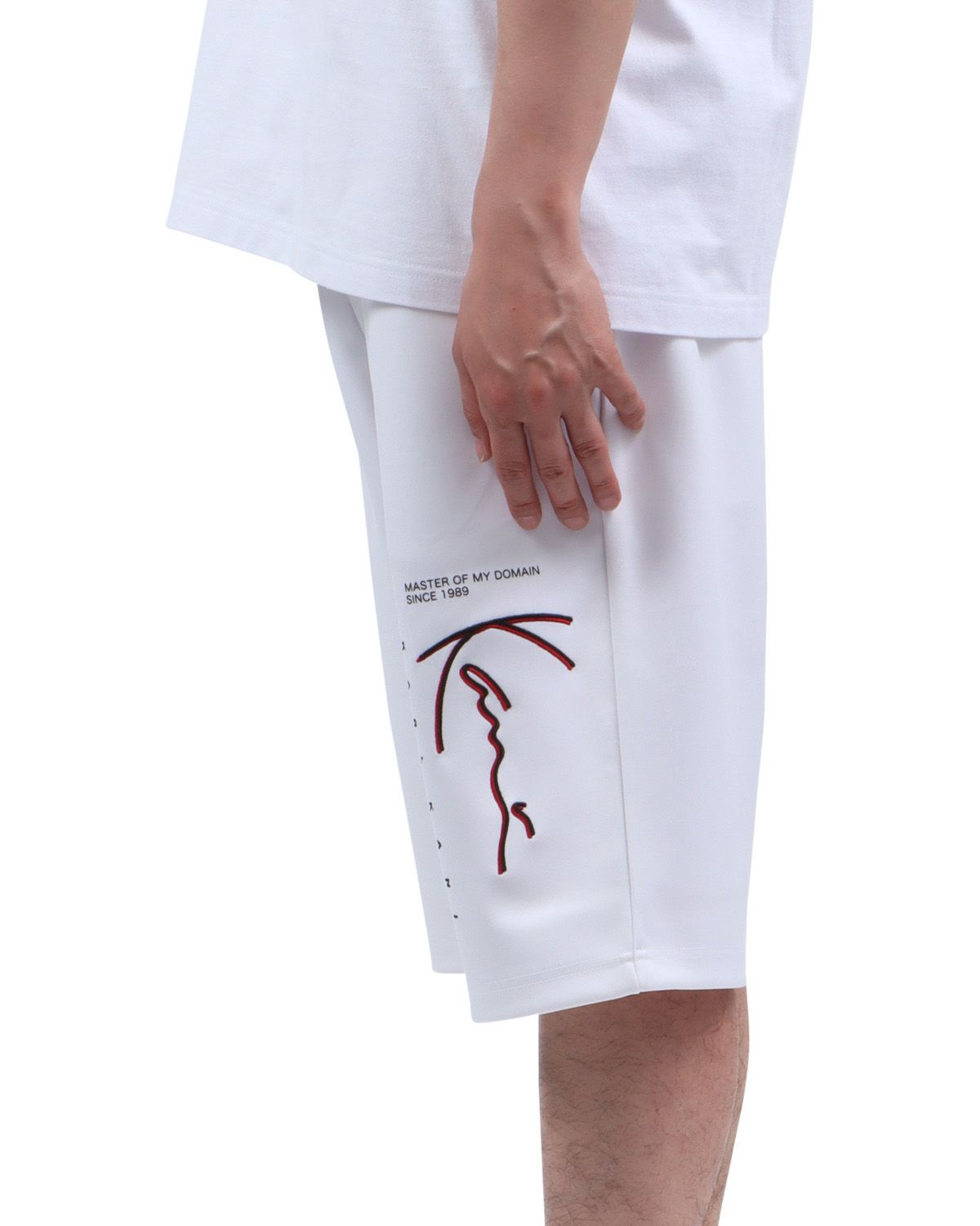 ホワイト：174cm62kg(Lサイズ着用)