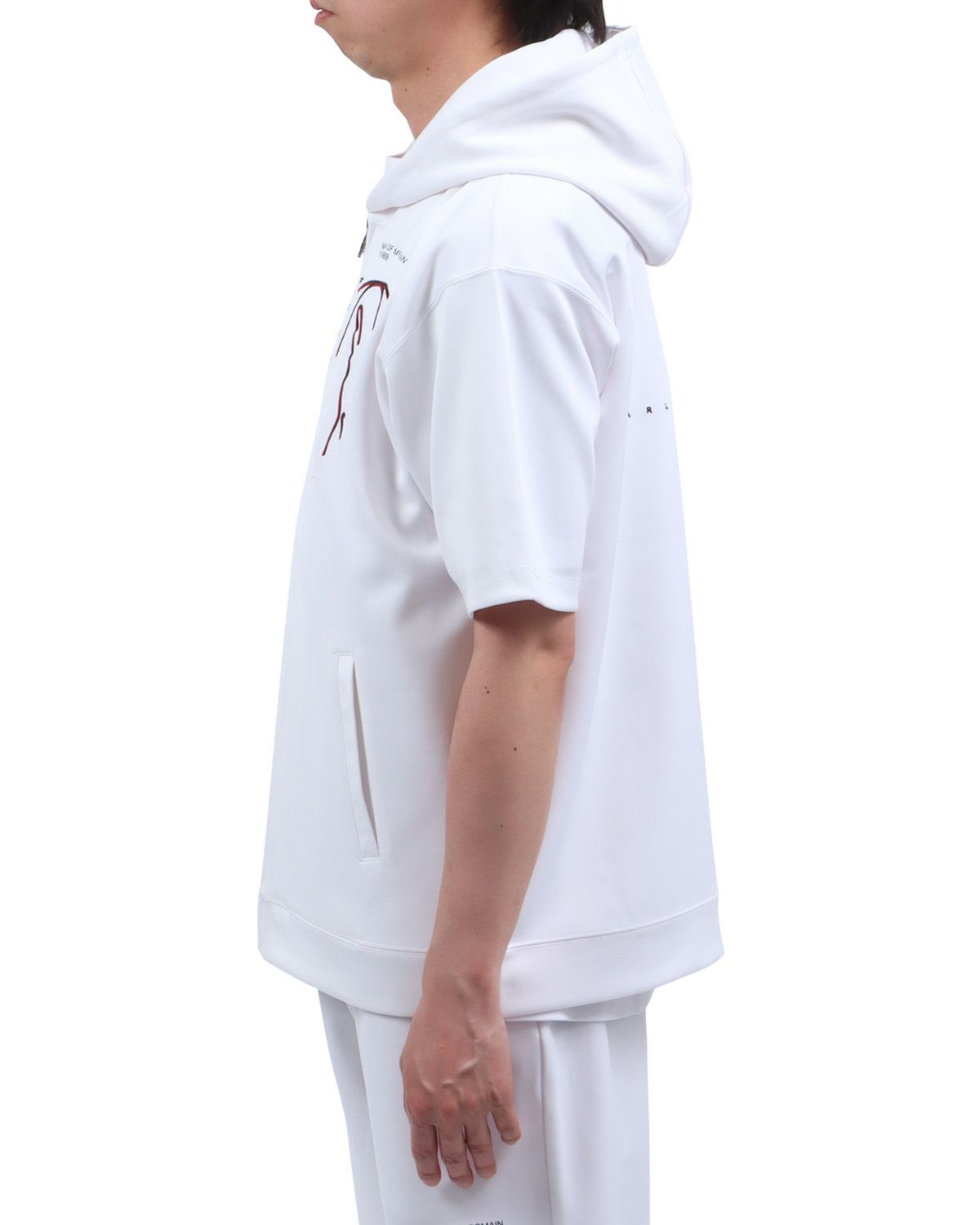 ホワイト：174cm62kg(Lサイズ着用)