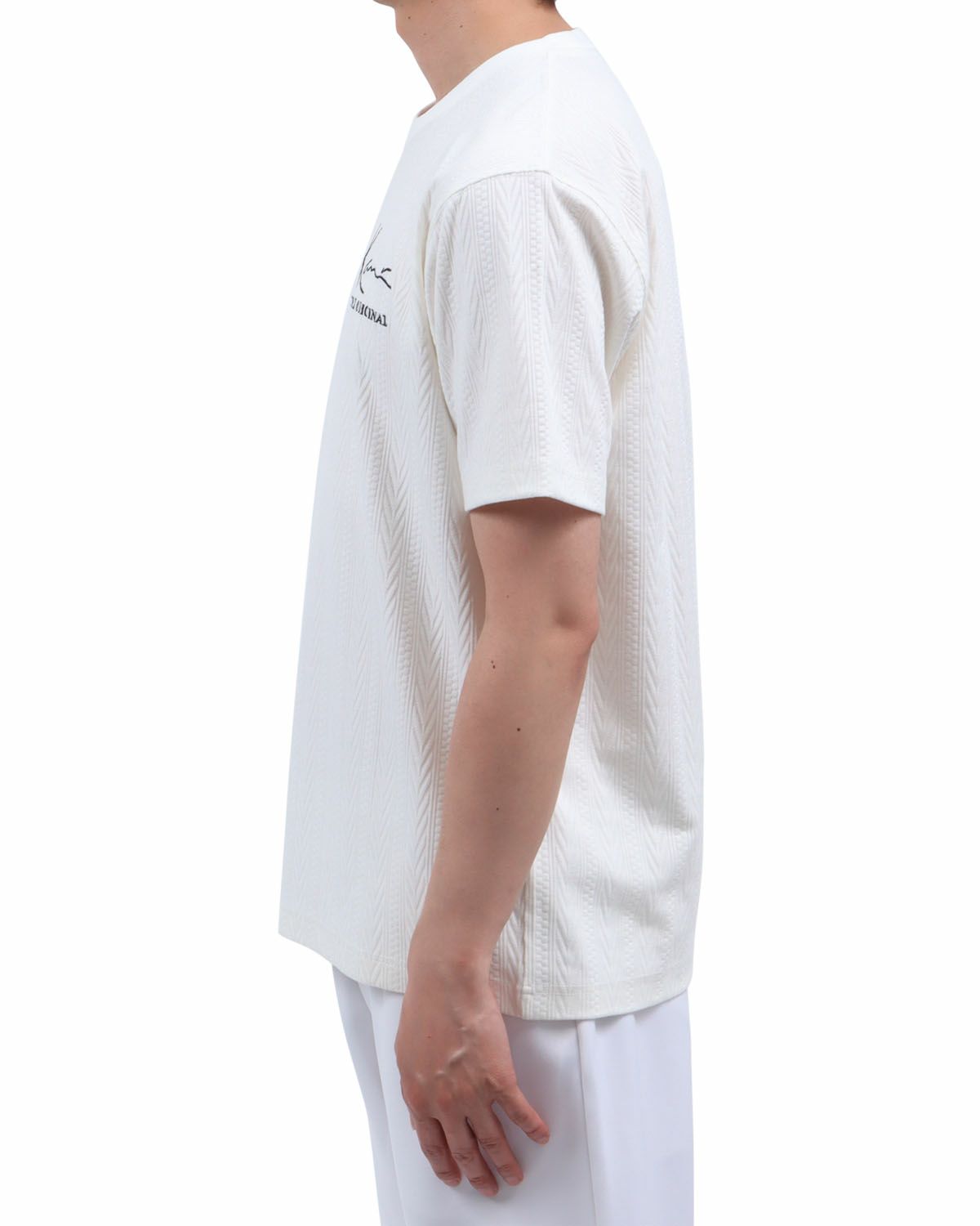 オフホワイト：174cm62kg(Lサイズ着用)