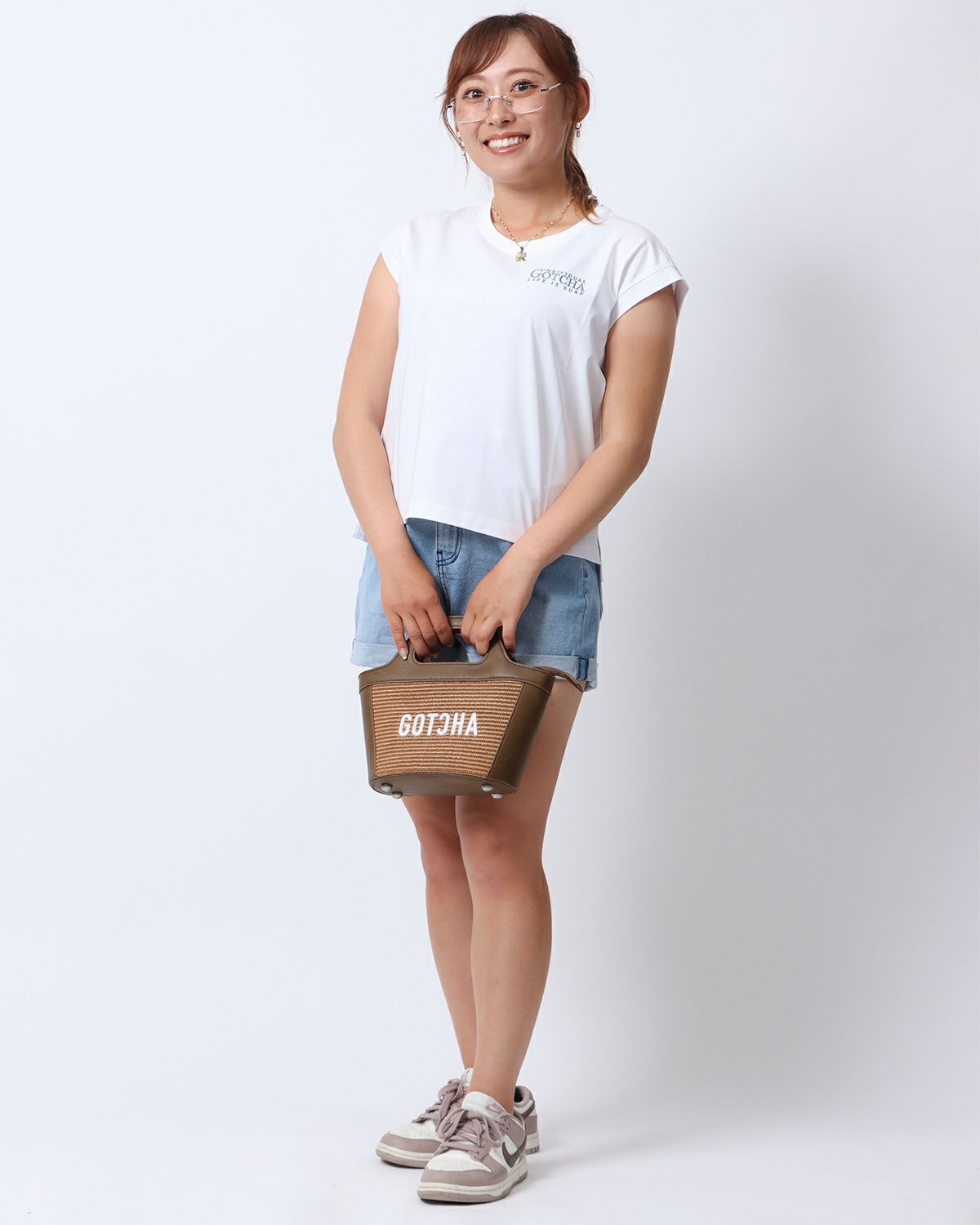 ホワイト：154cm(Mサイズ着用)