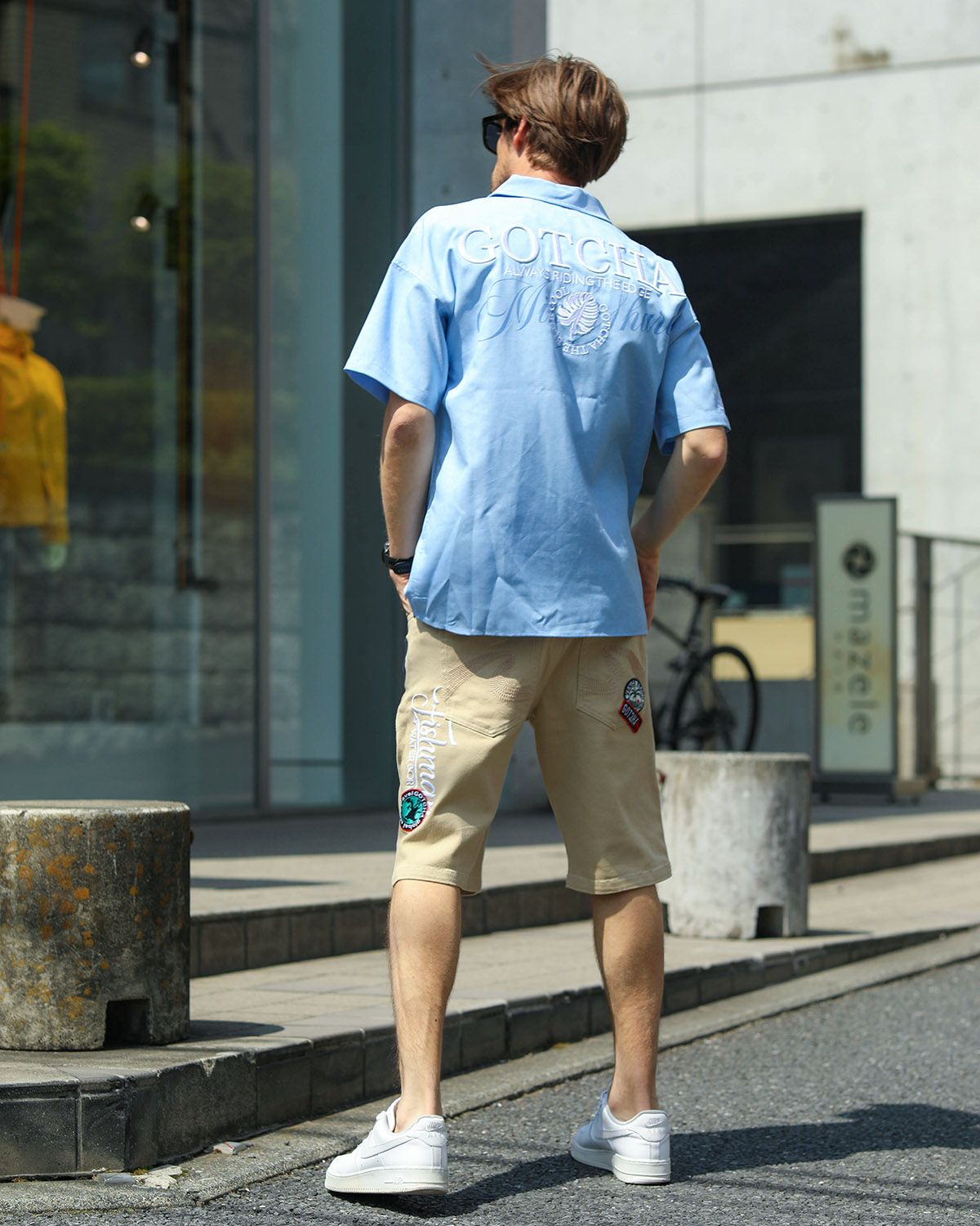 ベージュ：183cm70kg(Lサイズ着用)