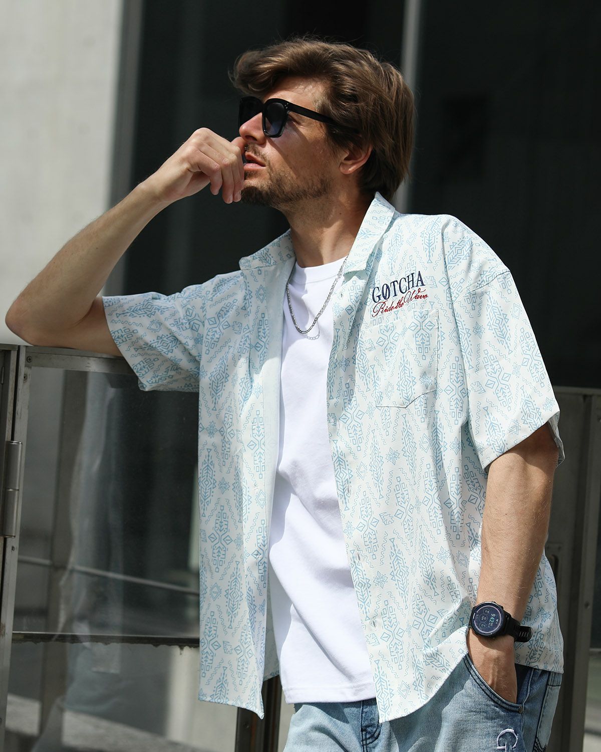 ホワイト：183cm70kg(Lサイズ着用) 