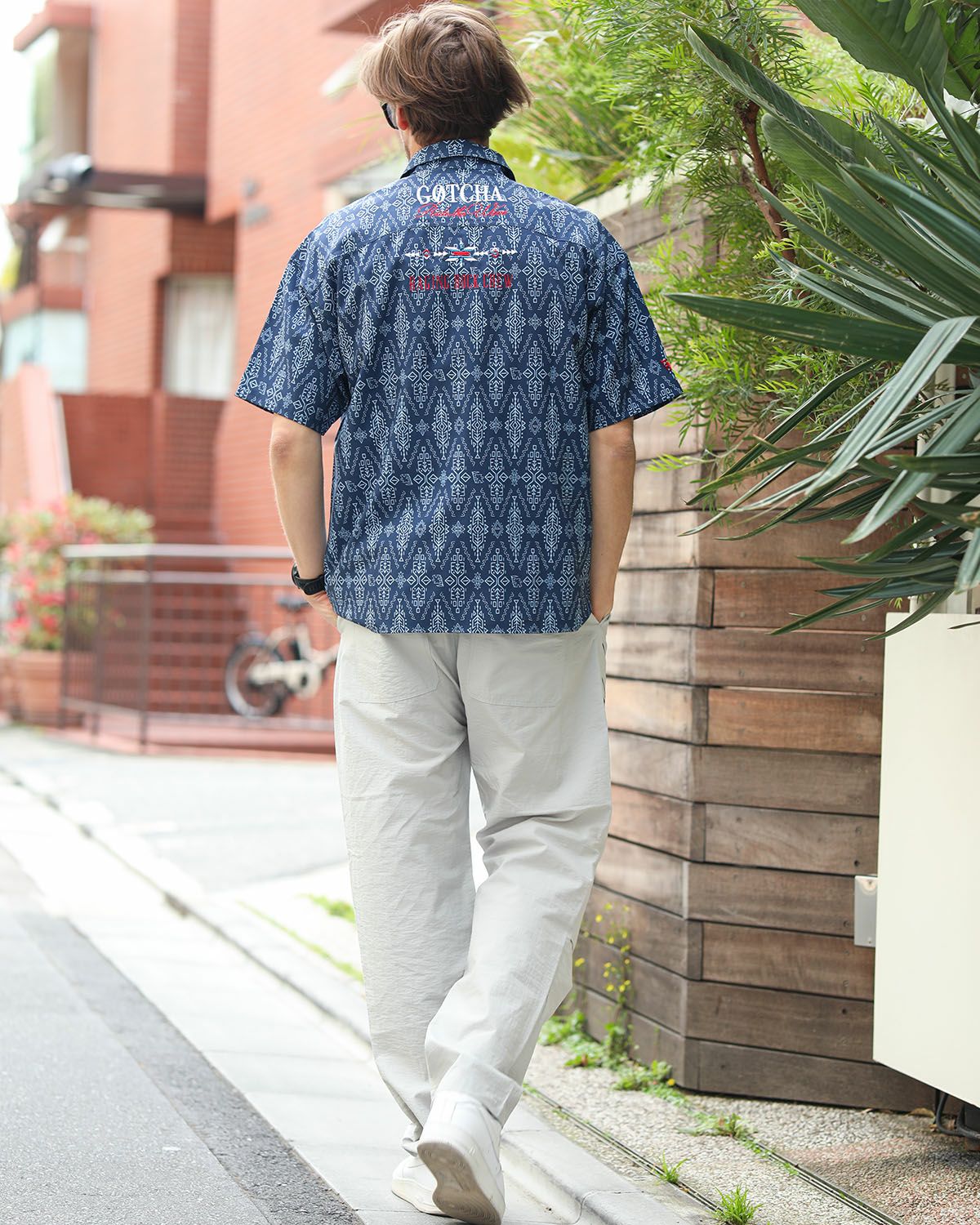 ネイビー：183cm70kg(Lサイズ着用)