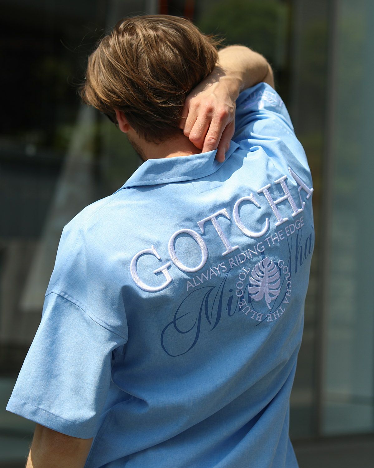 ライトブルー：183cm70kg(Lサイズ着用)