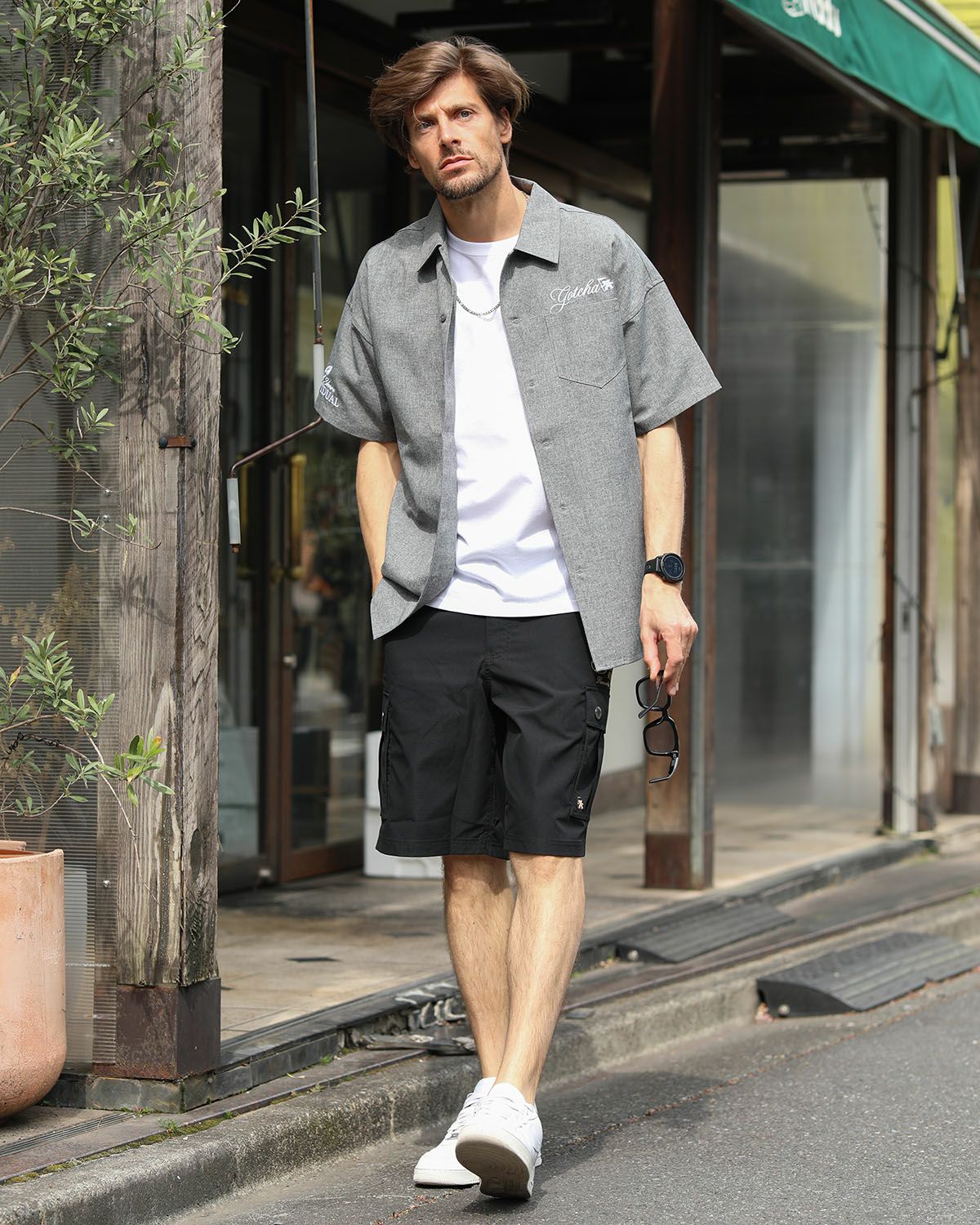 チャコール：183cm70kg(Lサイズ着用)