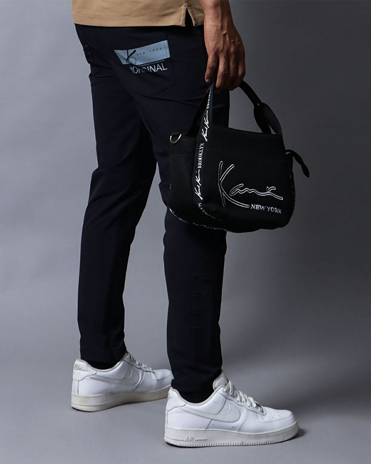 ダークネイビー