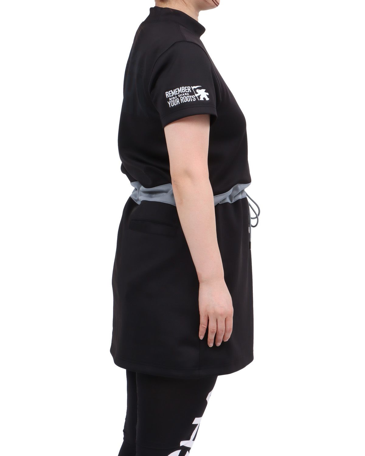 ブラック：168cm(Lサイズ着用)