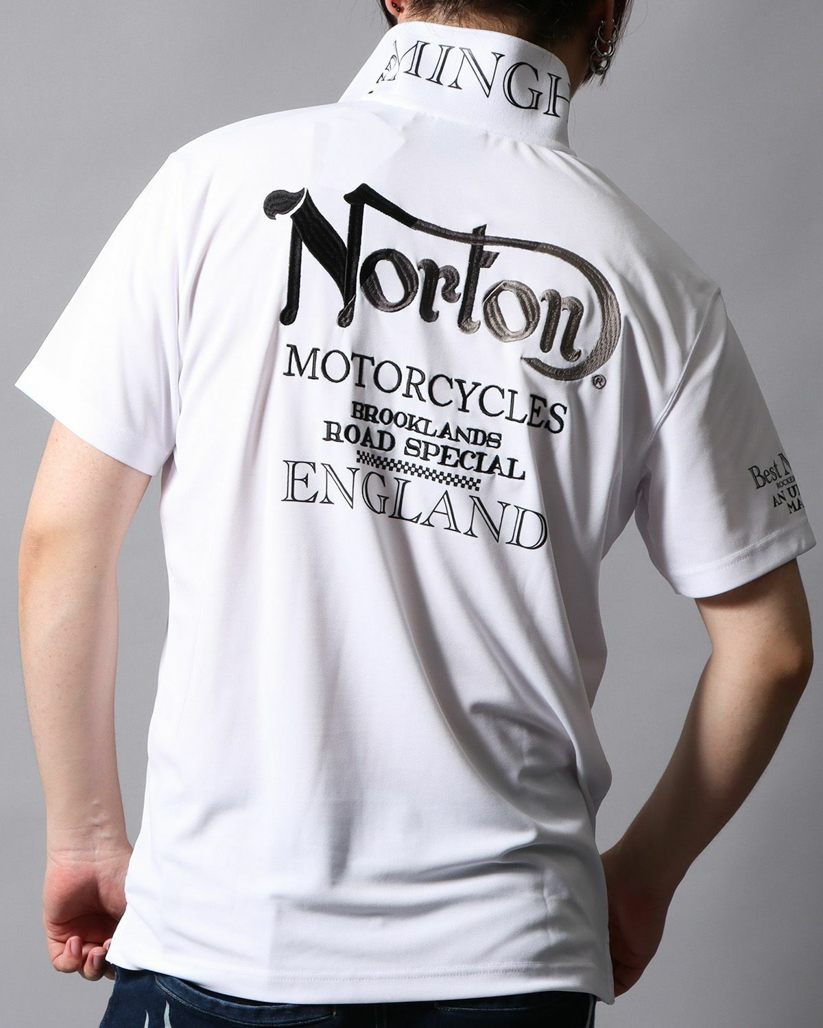 ホワイト：178cm/75kg(Lサイズ着用)