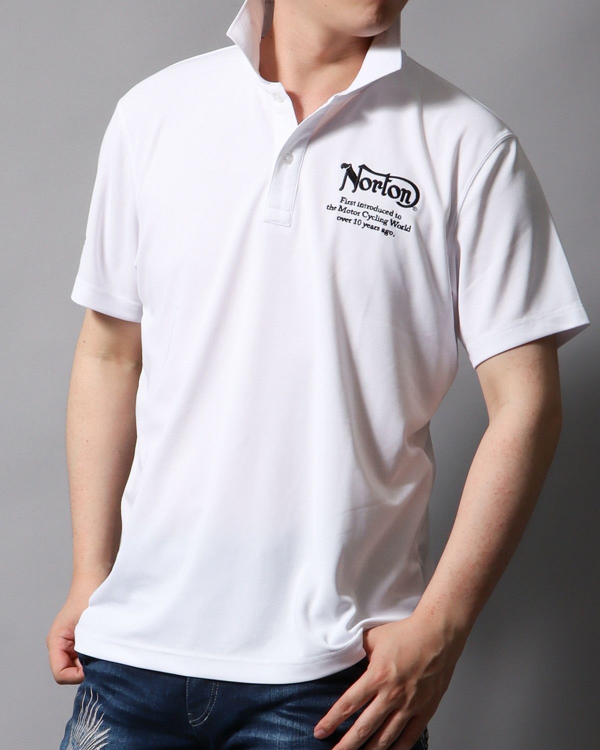 ホワイト：178cm/75kg(Lサイズ着用)