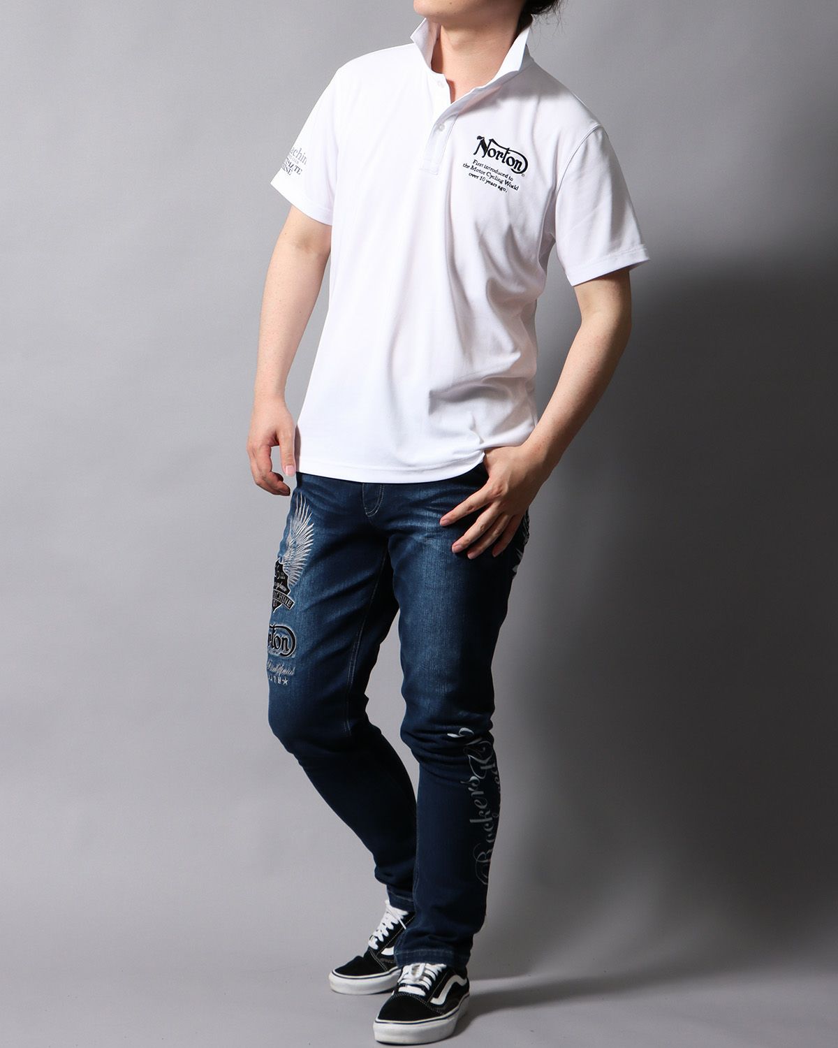 ホワイト：178cm/75kg(Lサイズ着用)