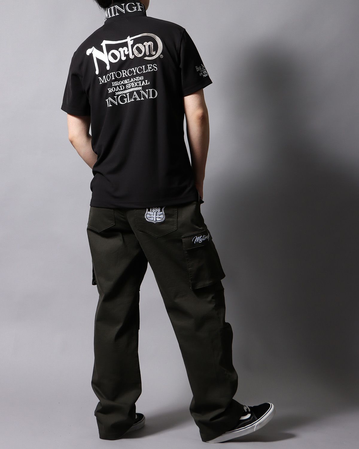 ブラック：178cm/75kg(Lサイズ着用)