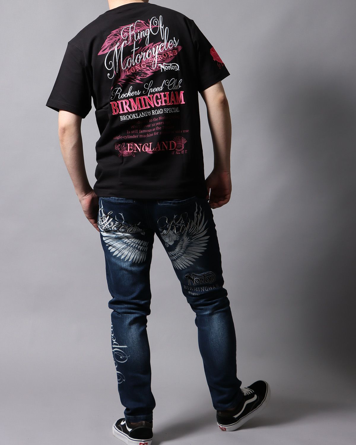 ブラック：178cm/75kg(Lサイズ着用)