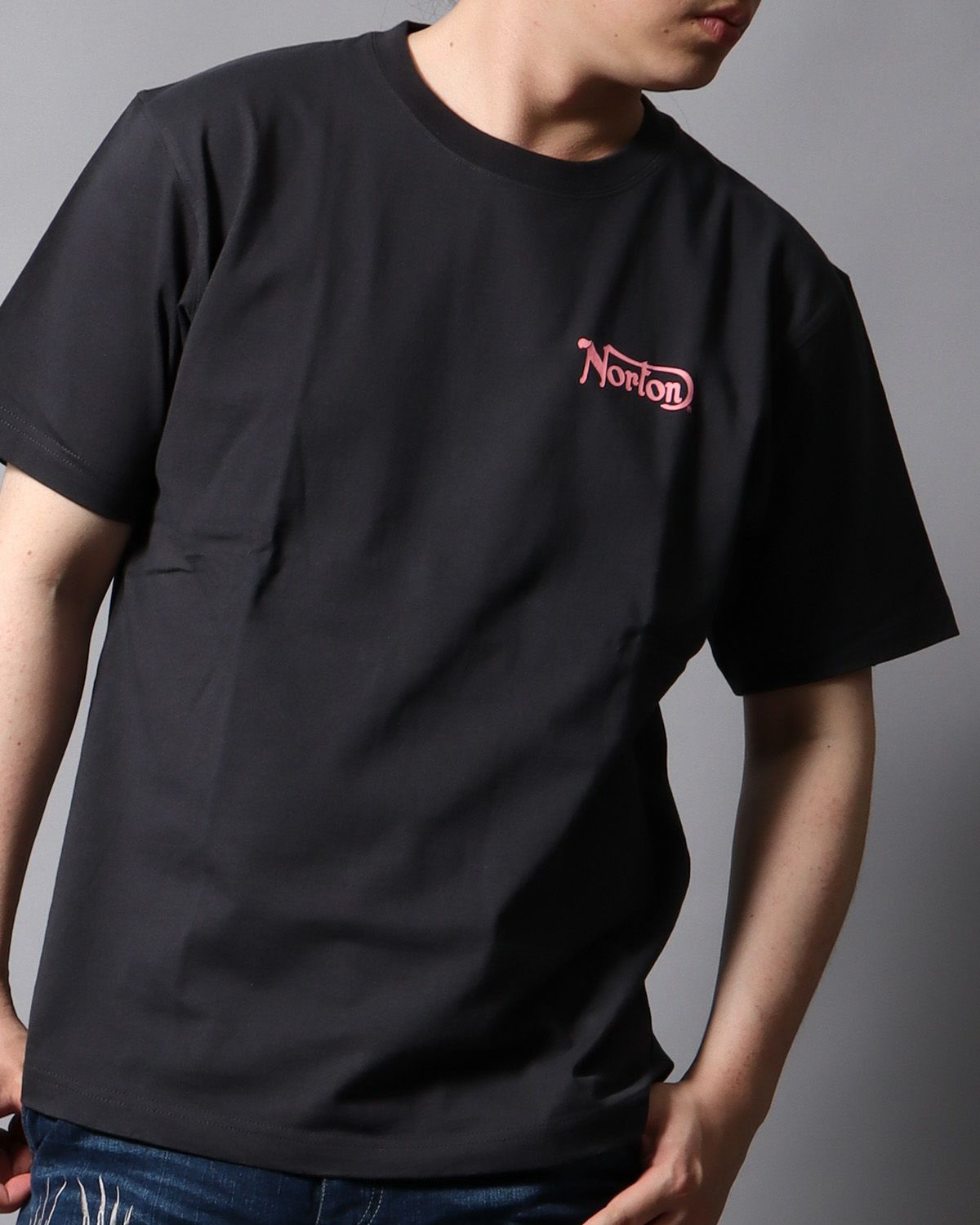 チャコール：178cm/75kg(Lサイズ着用)