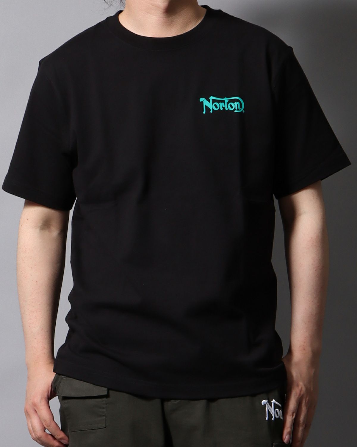 ブラック：178cm/75kg(Lサイズ着用)