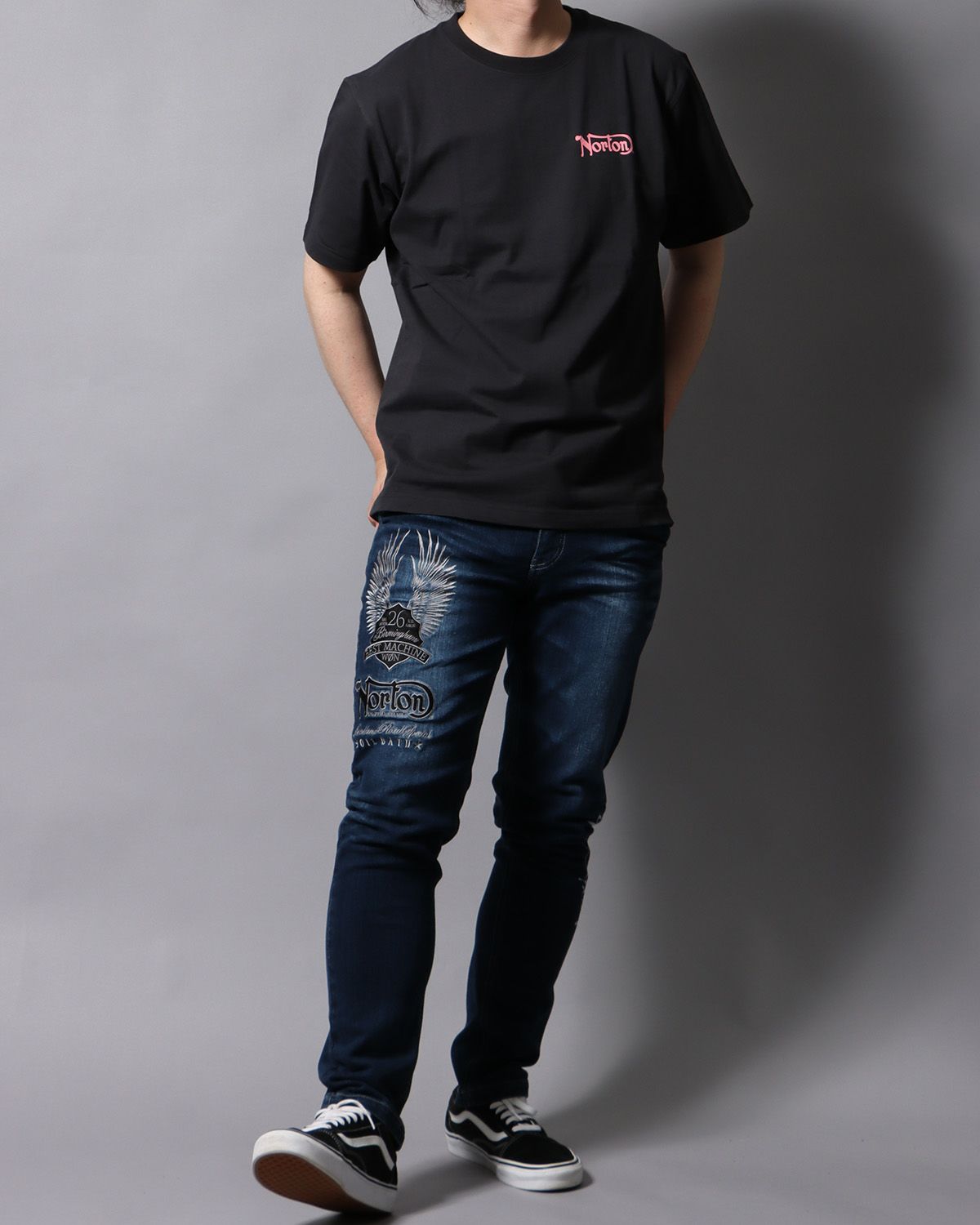 チャコール：178cm/75kg(Lサイズ着用)