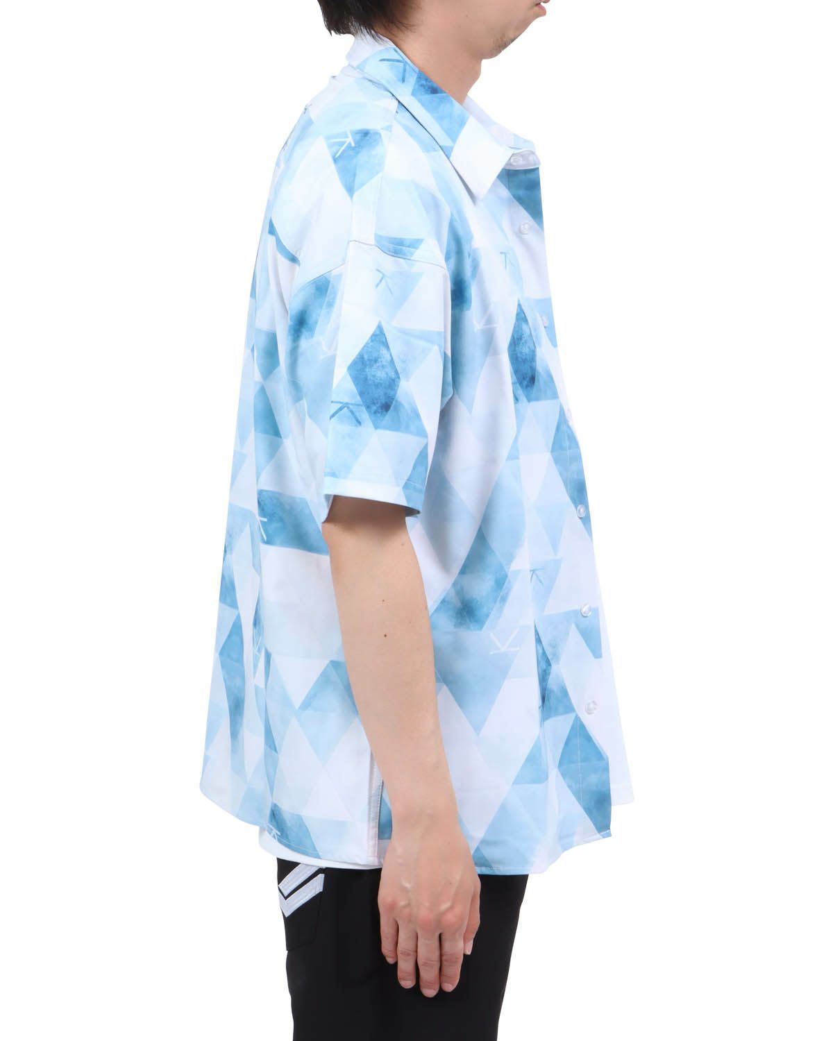 ホワイト：174cm62kg(Lサイズ着用)