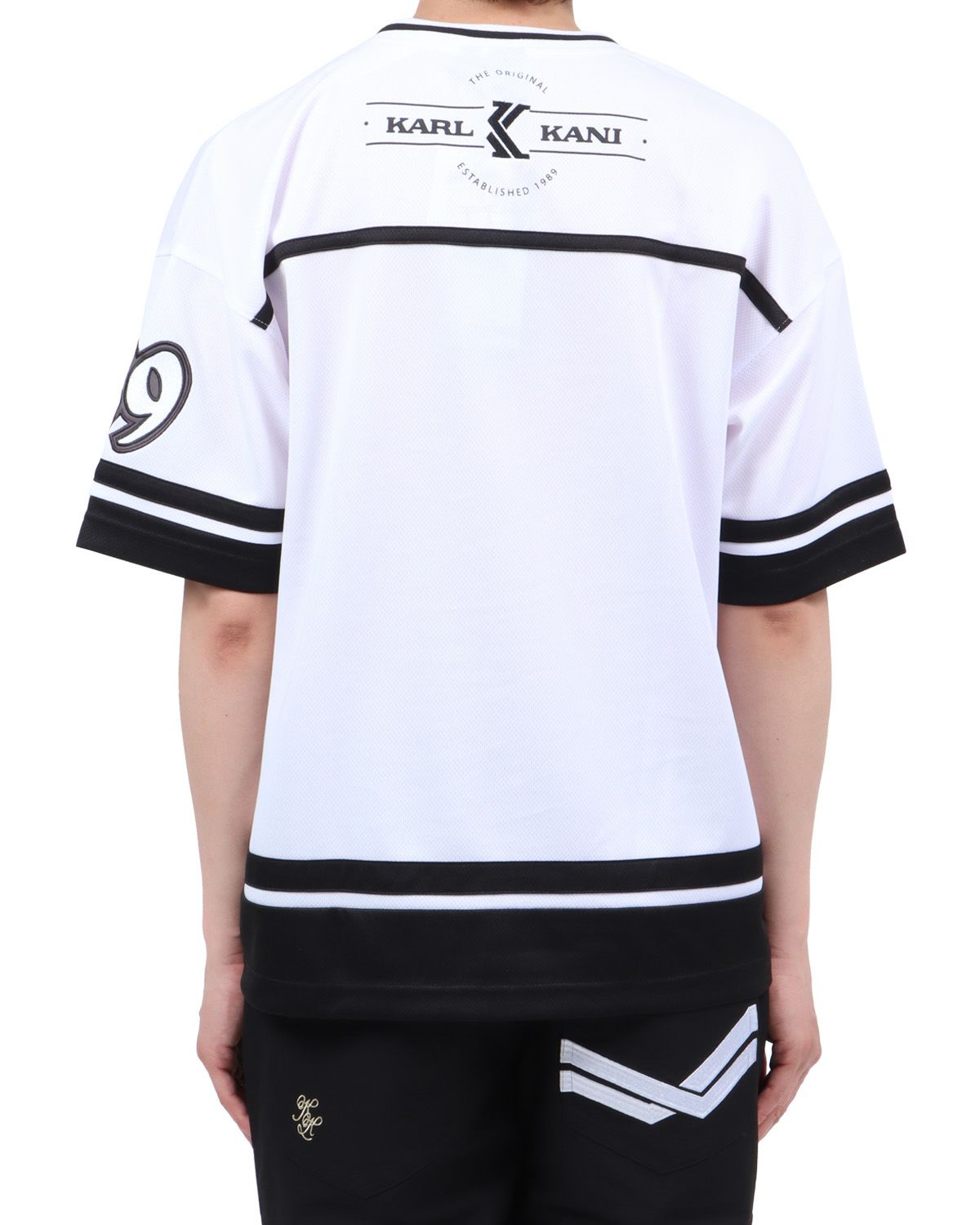 ホワイト：174cm62kg(Lサイズ着用)