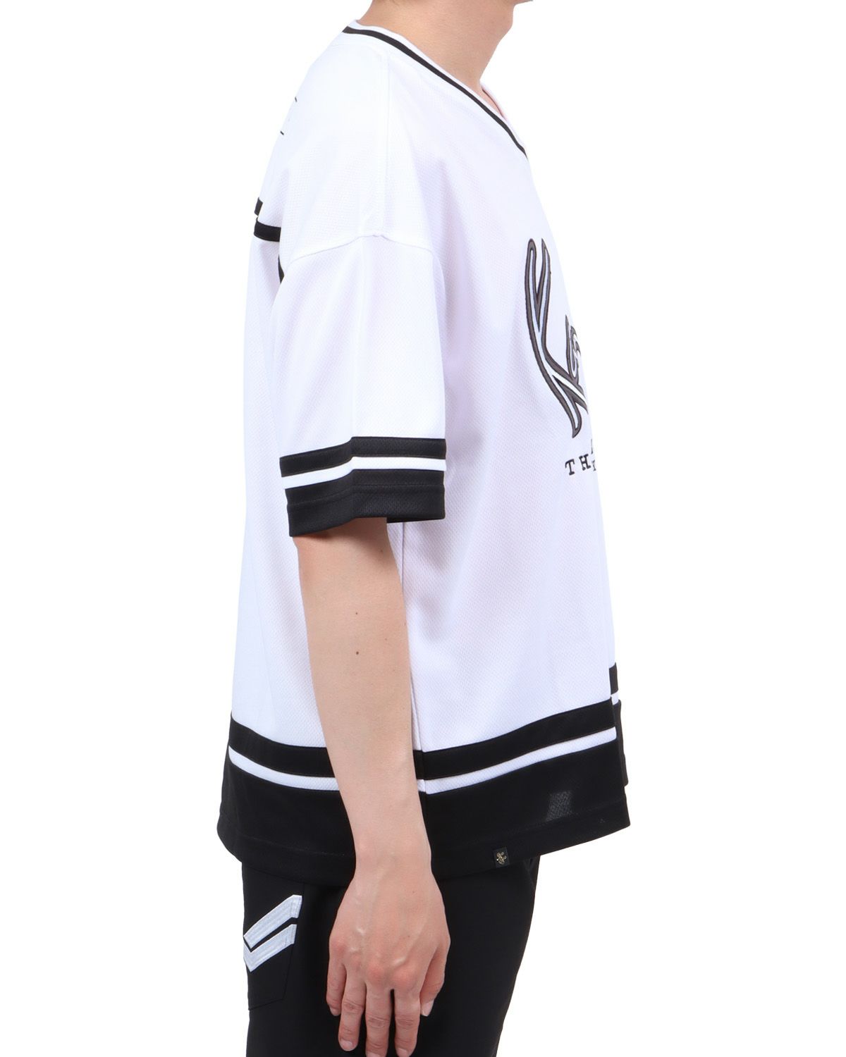 ホワイト：174cm62kg(Lサイズ着用)