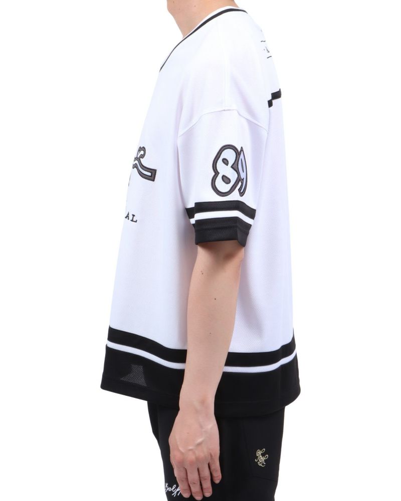 ホワイト：174cm62kg(Lサイズ着用)