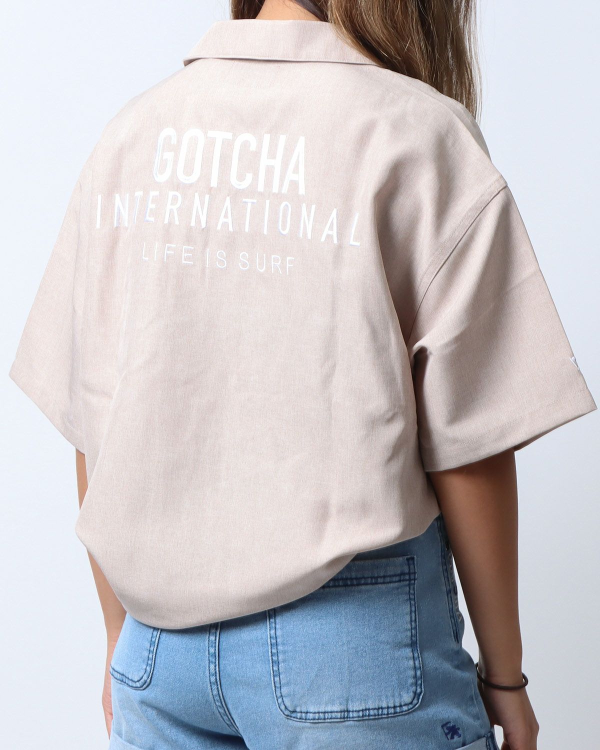 ベージュ：167cm(Lサイズ着用)