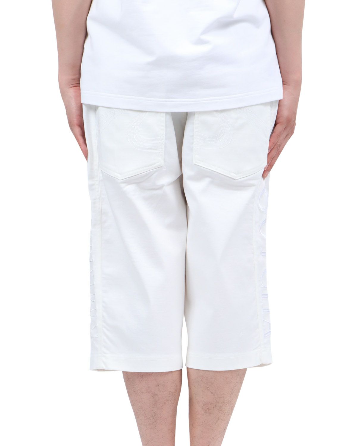 ホワイト：174cm62kg(Lサイズ着用)