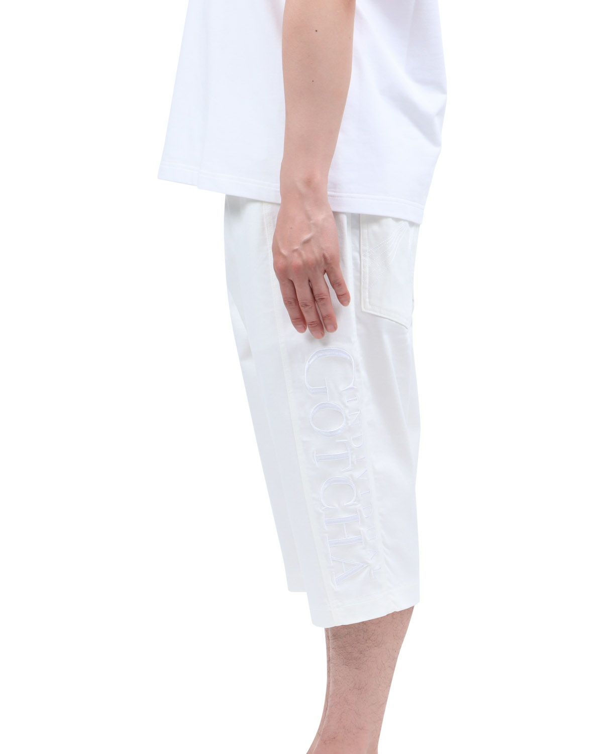 ホワイト：174cm62kg(Lサイズ着用)