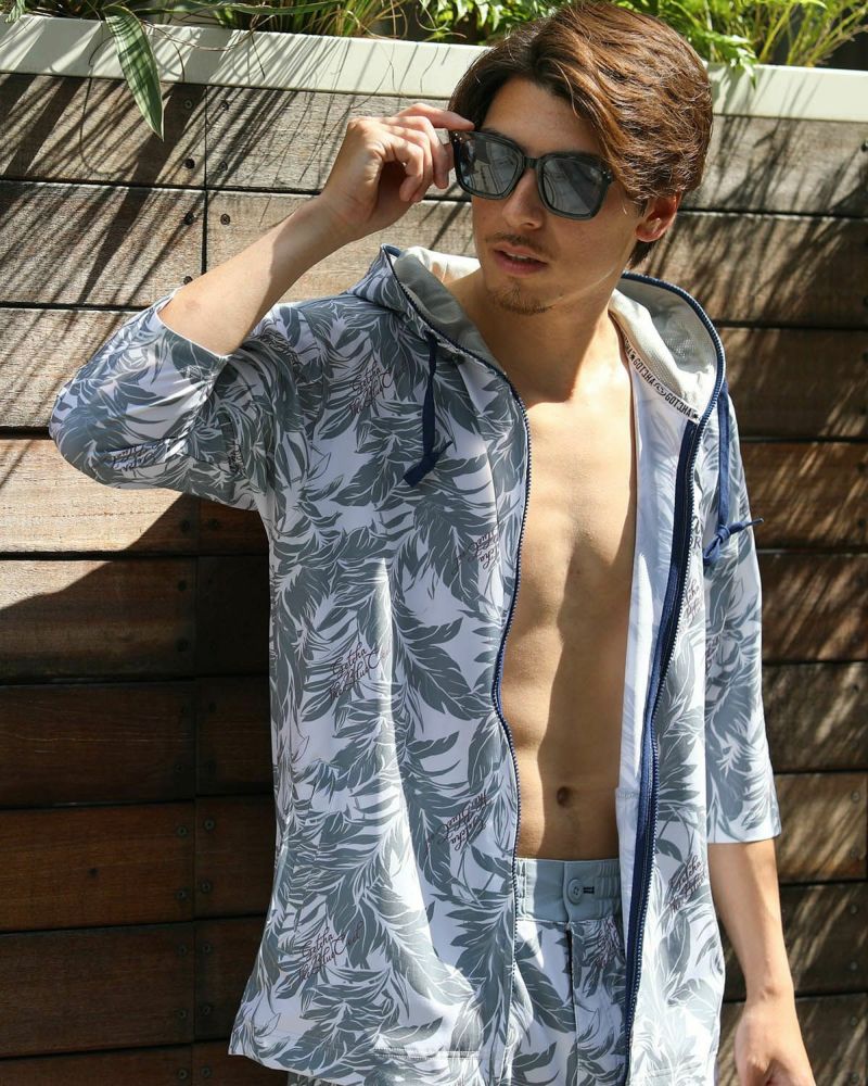 ホワイト：180cm70kg(Lサイズ着用)