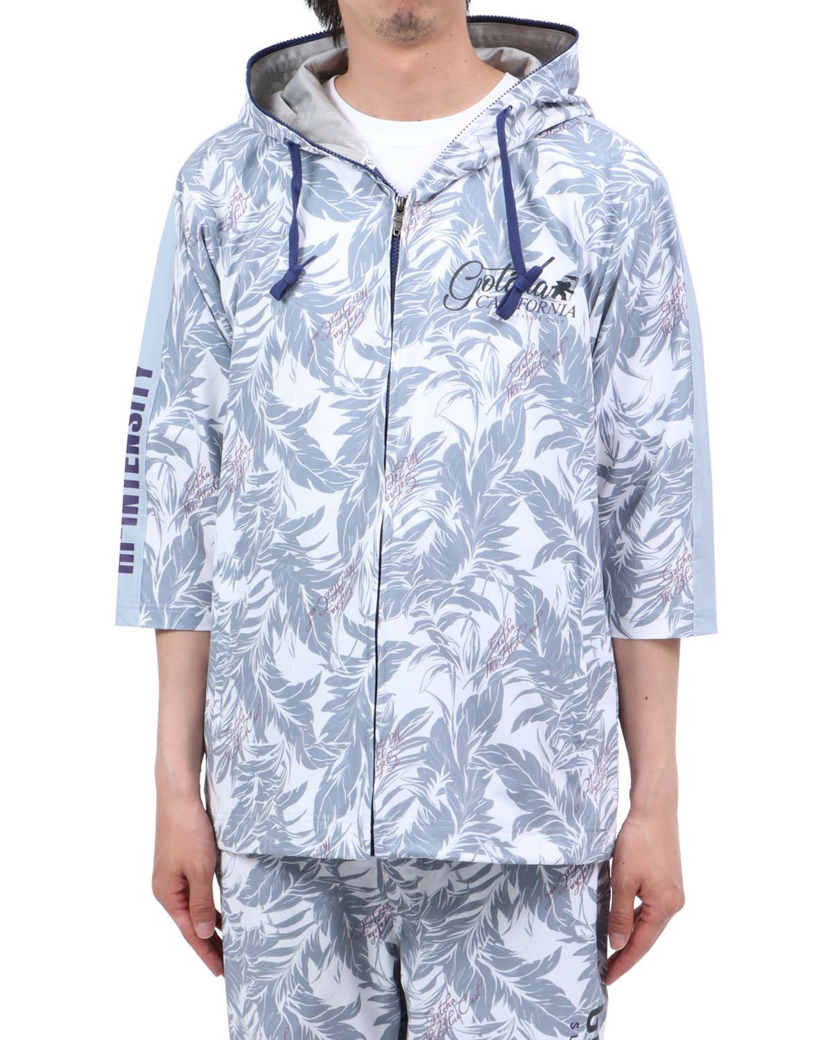 ホワイト：174cm62kg(Lサイズ着用)