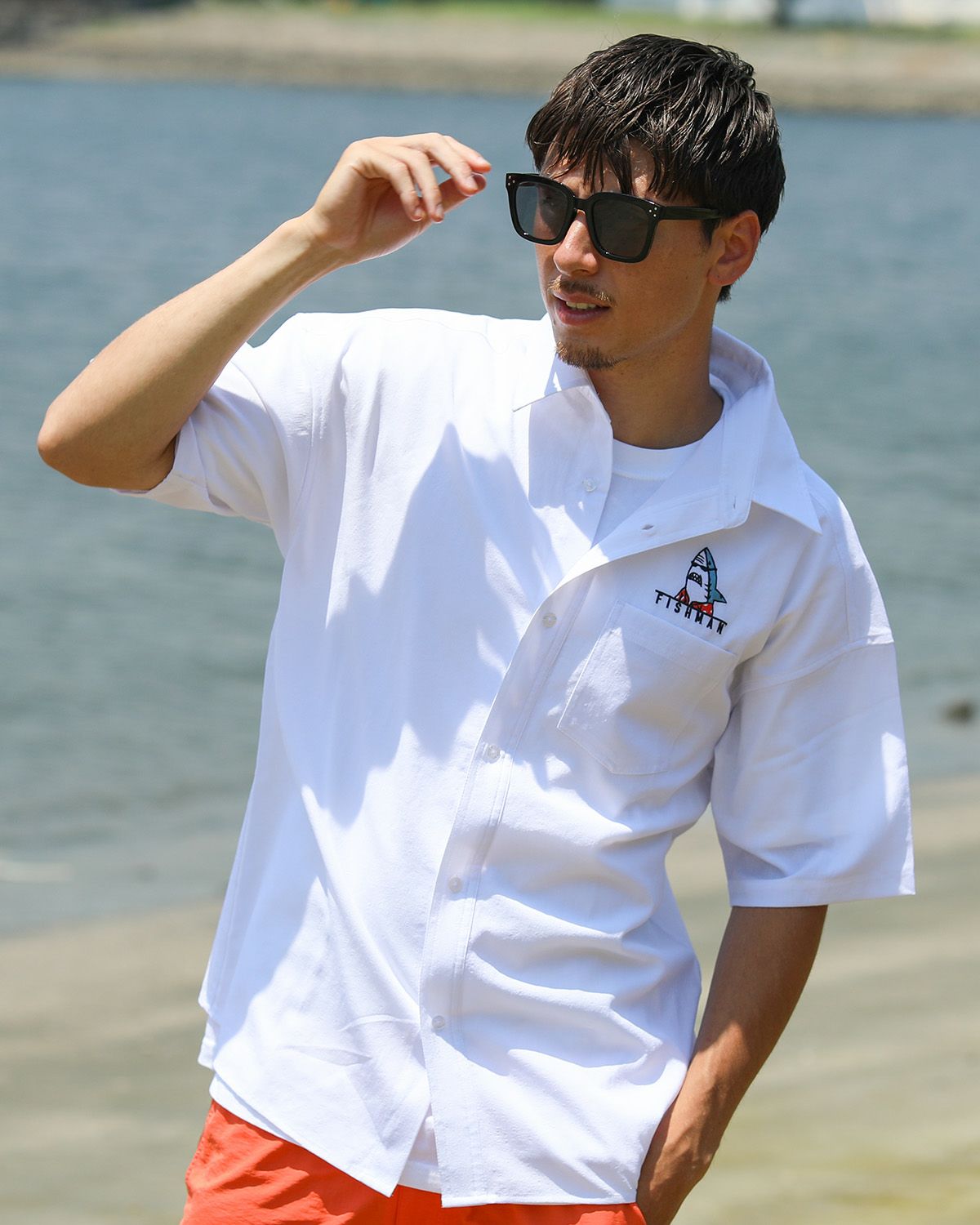 ホワイト：180cm70kg(Lサイズ着用)