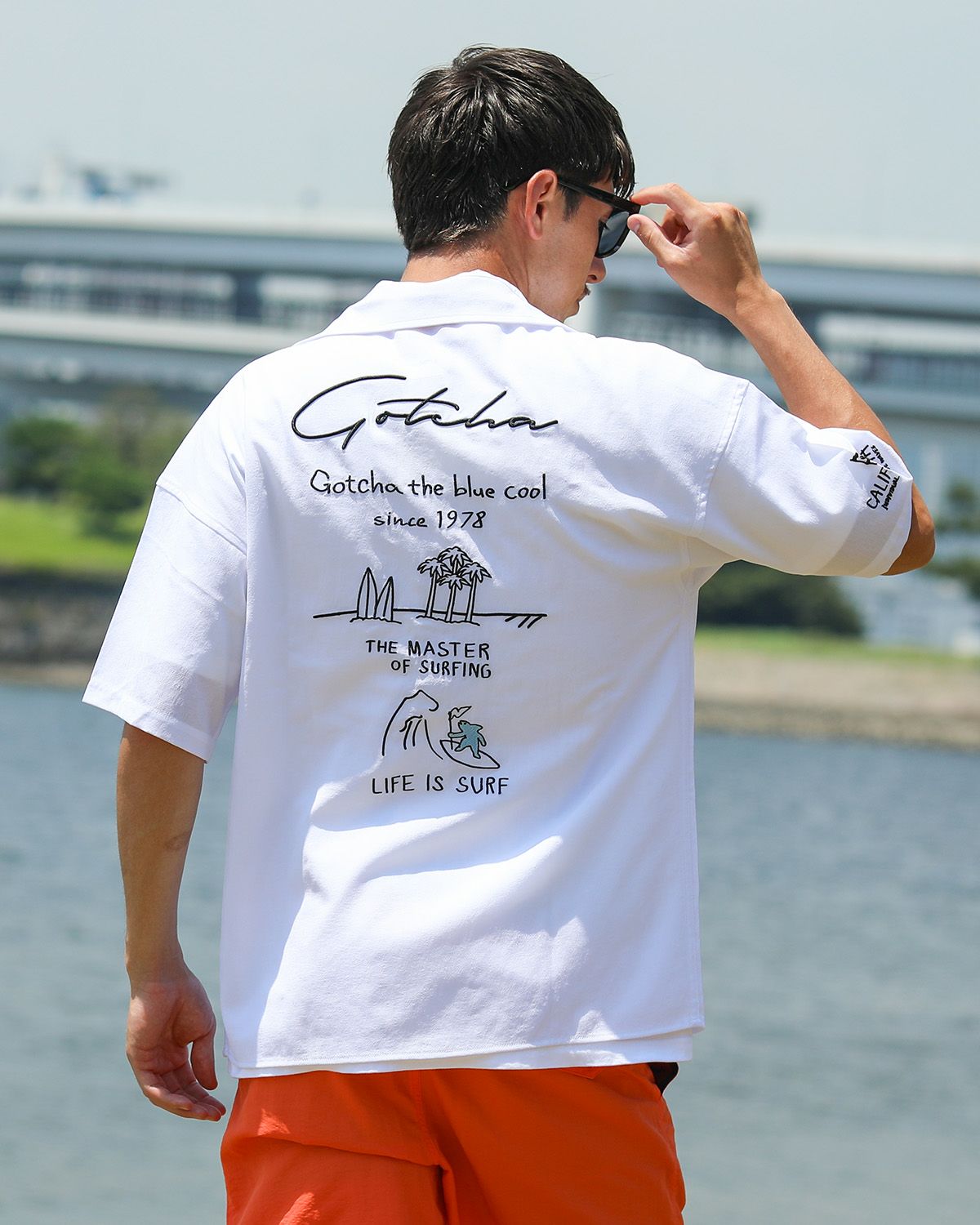 ホワイト：180cm70kg(Lサイズ着用)