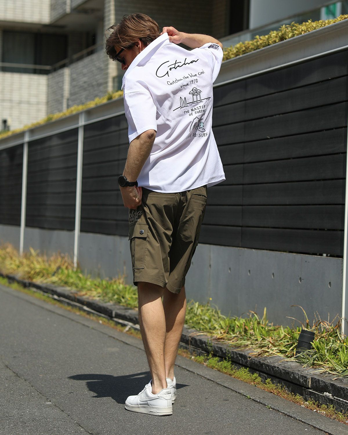 ホワイト：183cm70kg(Lサイズ着用)