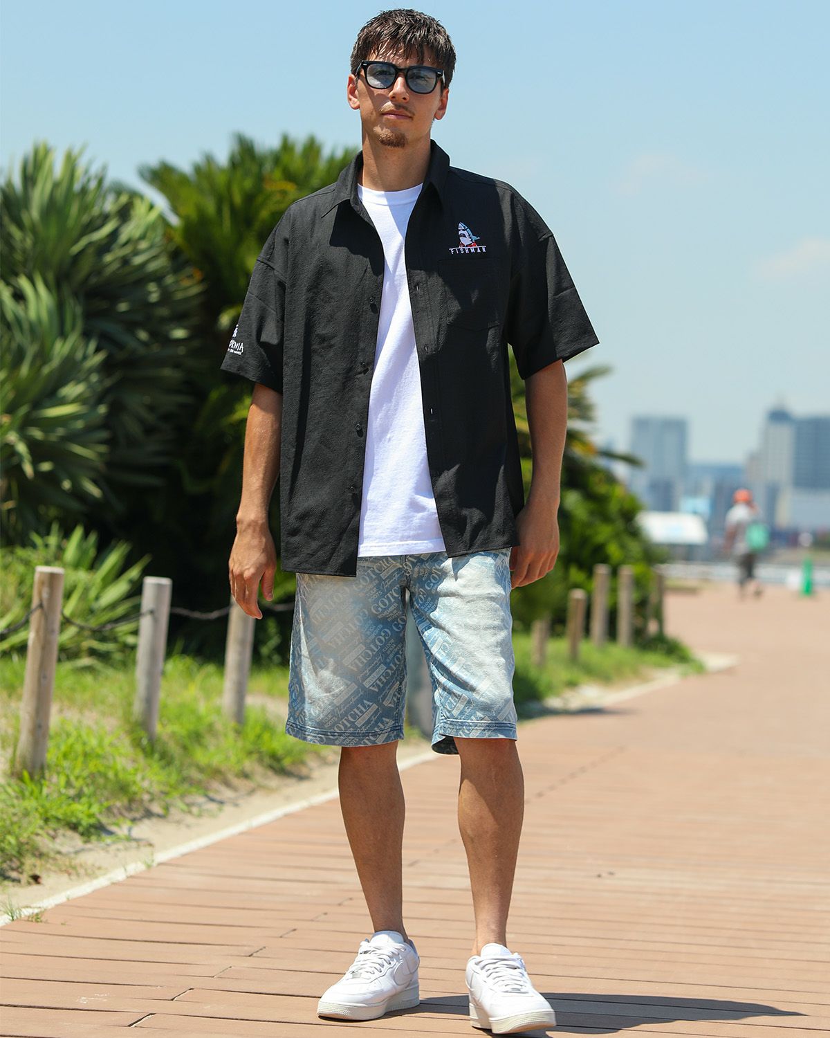 ブラック：180cm70kg(Lサイズ着用)