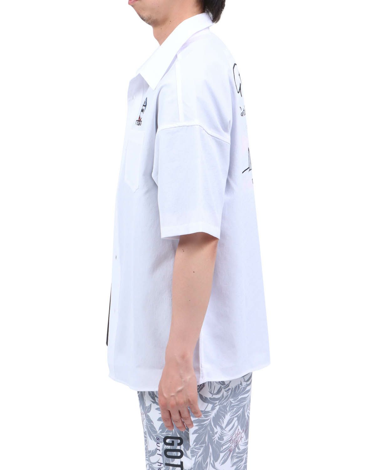 ホワイト：174cm62kg(Lサイズ着用)