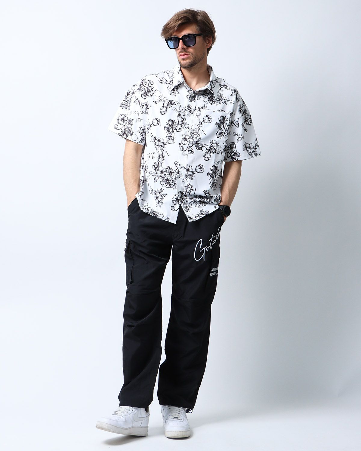 ホワイト：183cm70kg(Lサイズ着用)