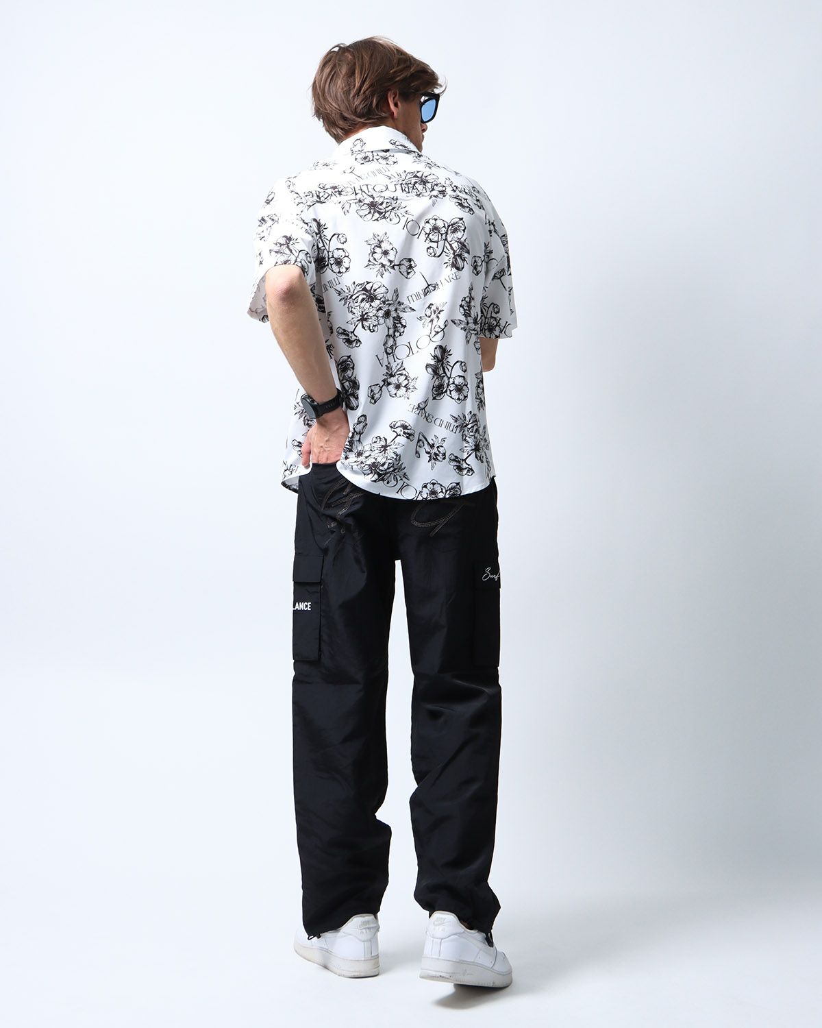 ホワイト：183cm70kg(Lサイズ着用)