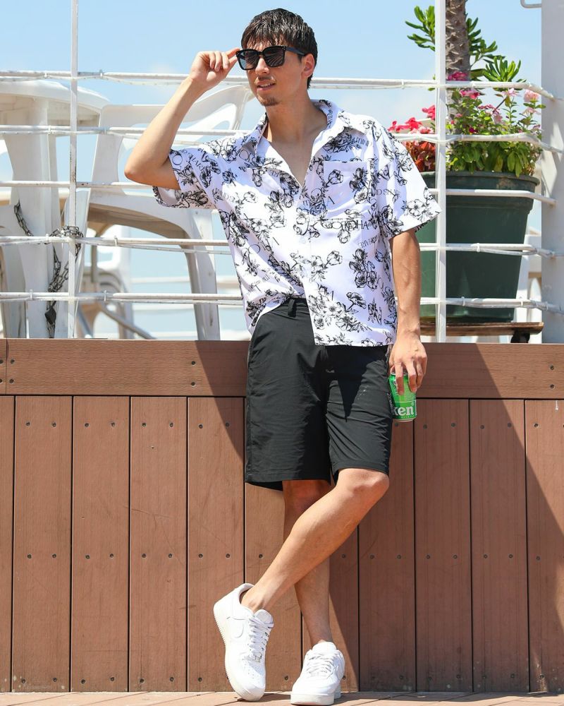 ホワイト：180cm70kg(Lサイズ着用)