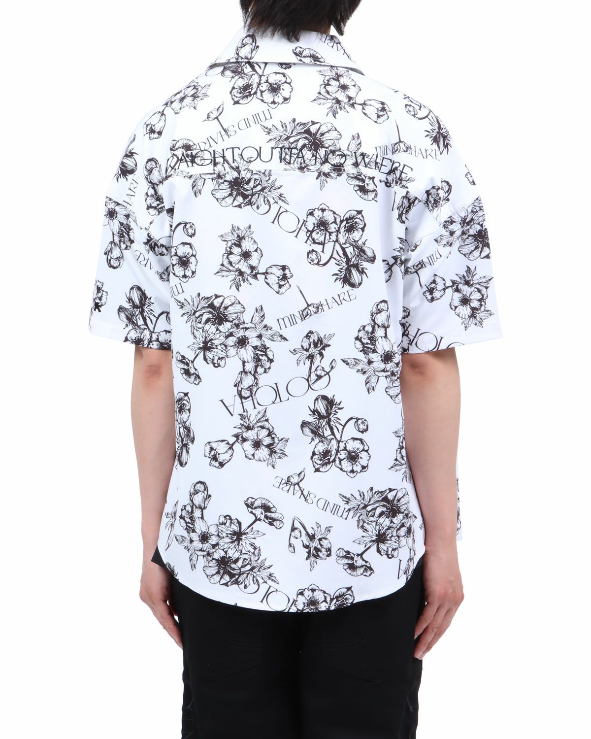 ホワイト：174cm62kg(Lサイズ着用)