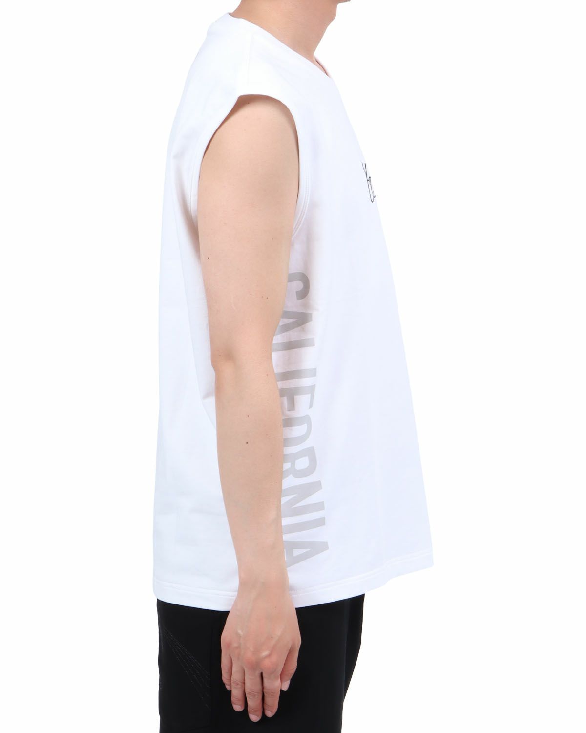 ホワイト：174cm62kg(Lサイズ着用)