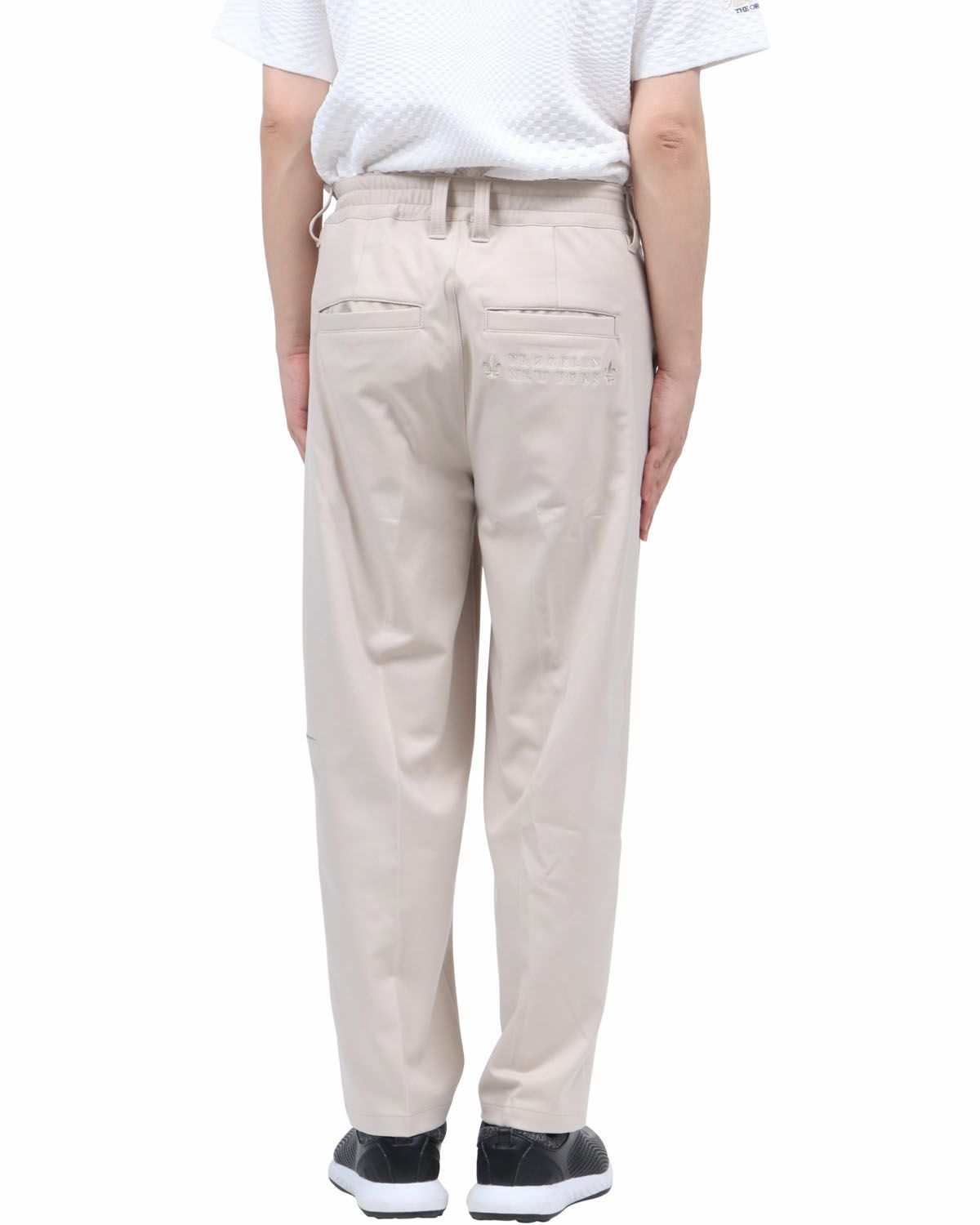 オフホワイト：173cm60kg(30inc着用)