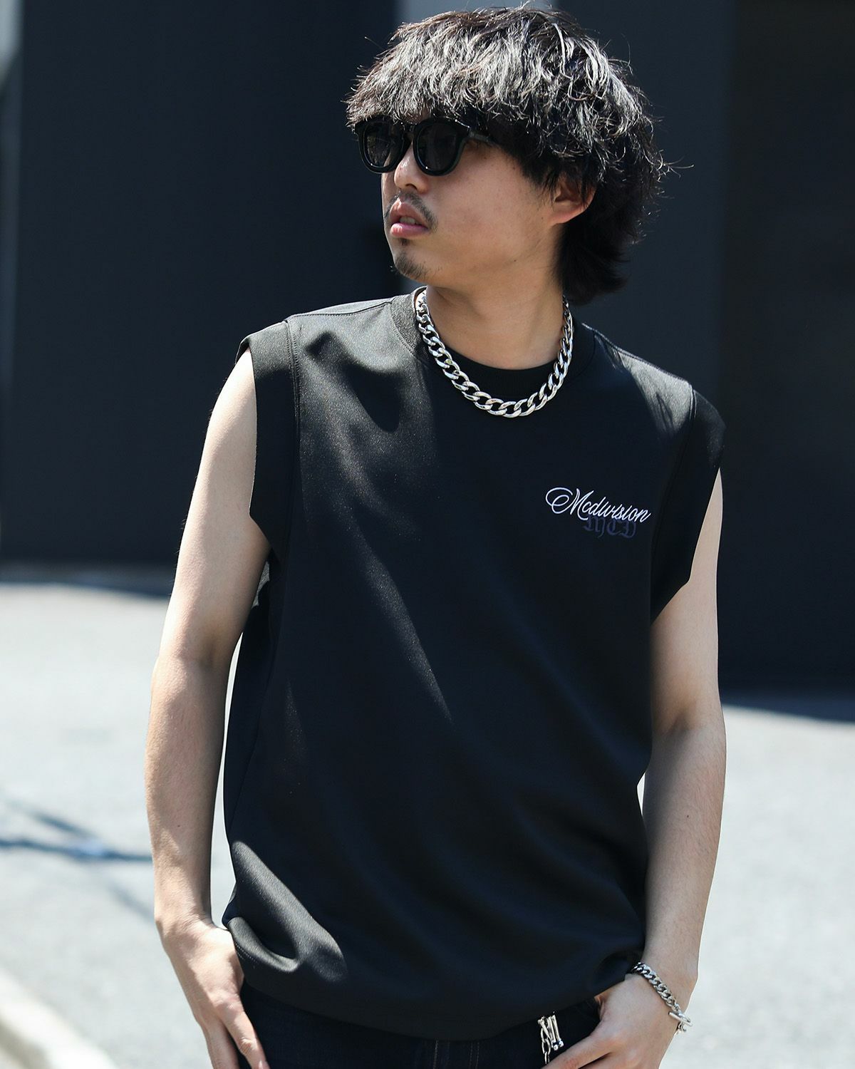 ブラック:173cm/63kg(Lサイズ着用)