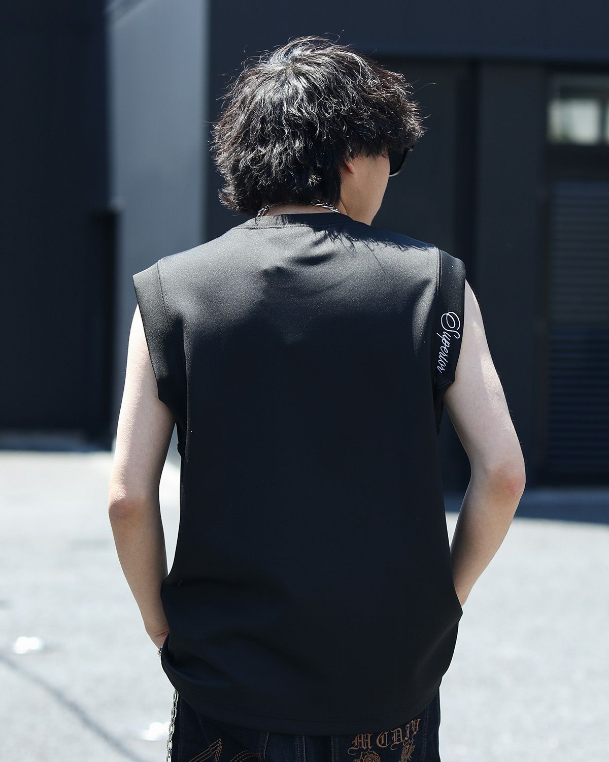 ブラック:173cm/63kg(Lサイズ着用)