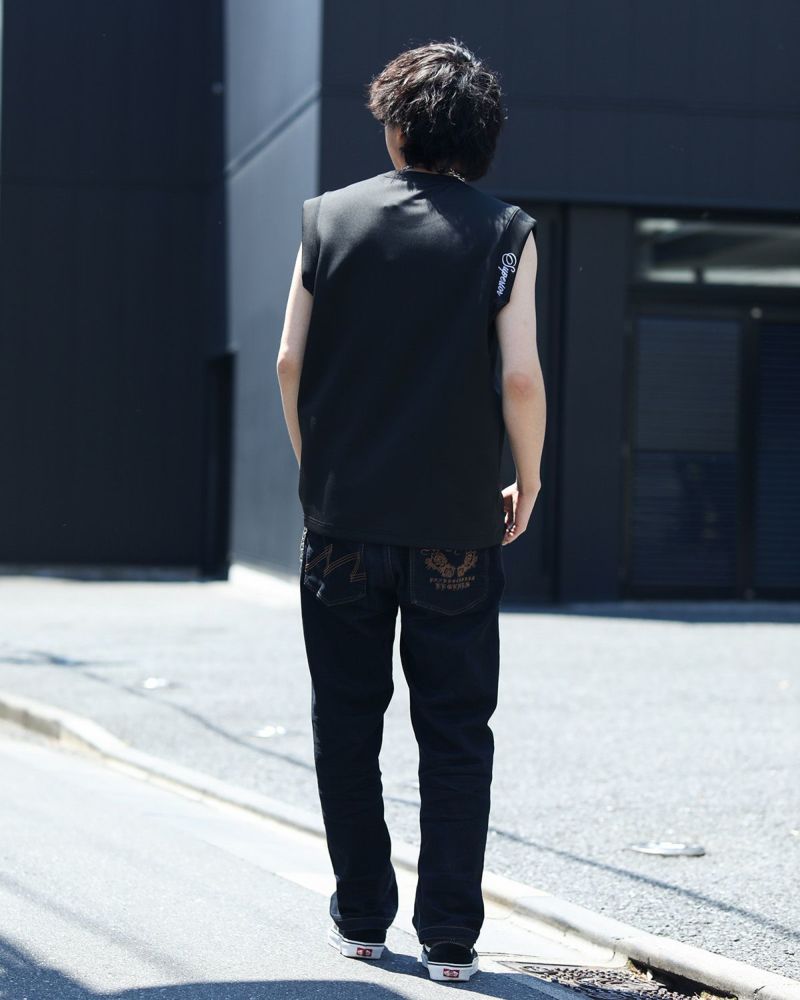 ブラック:173cm/63kg(Lサイズ着用)