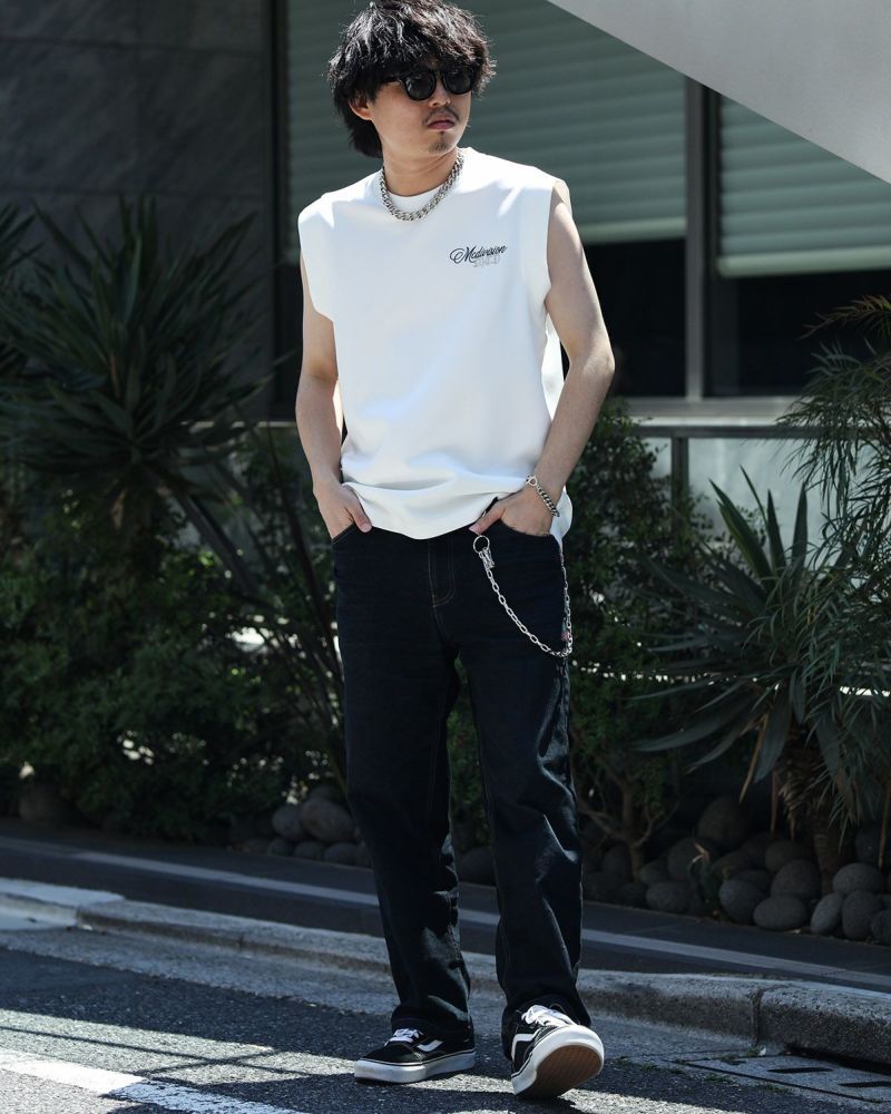 ホワイト:173cm/63kg(Lサイズ着用)