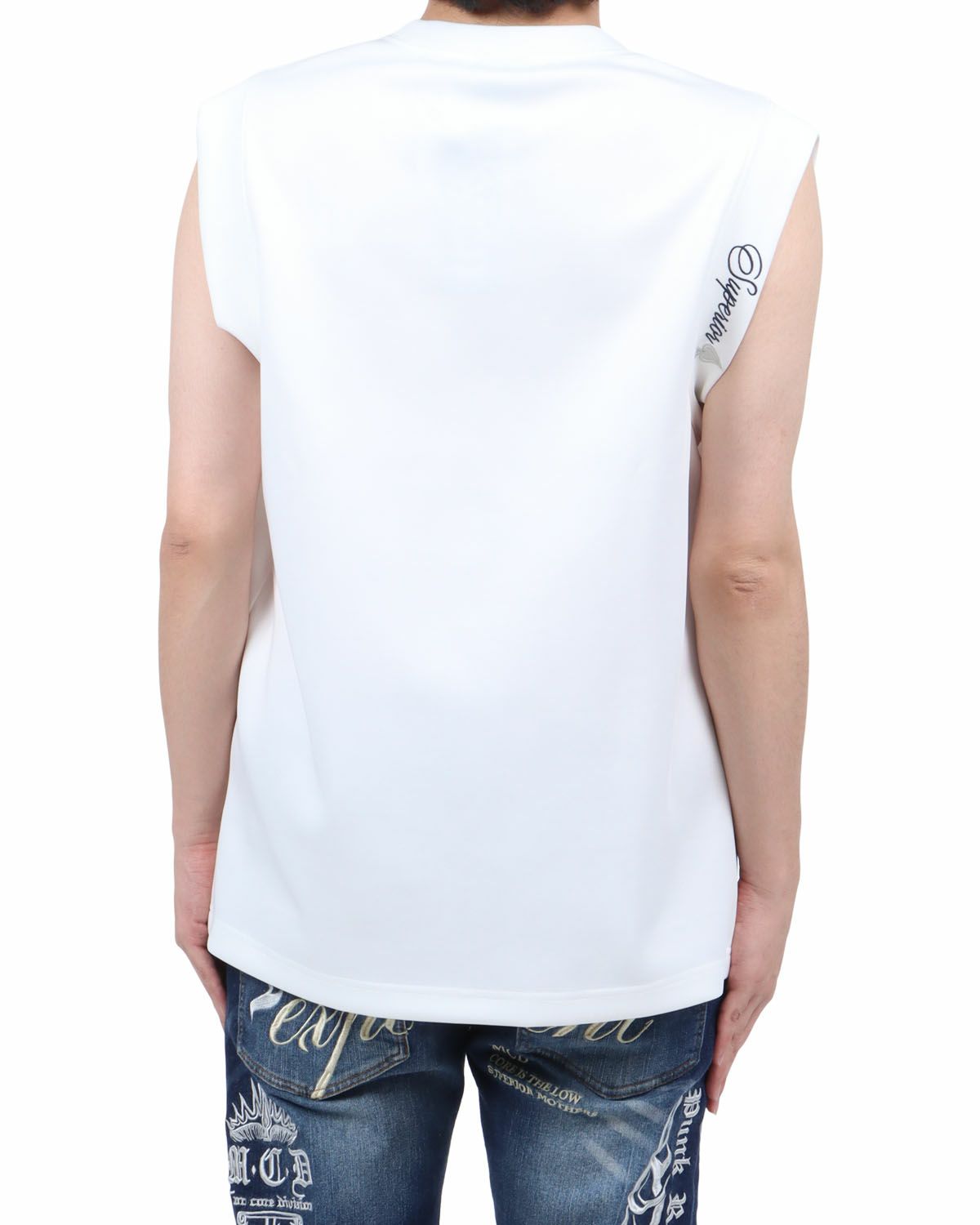 ホワイト：173cm60kg(Lサイズ着用)