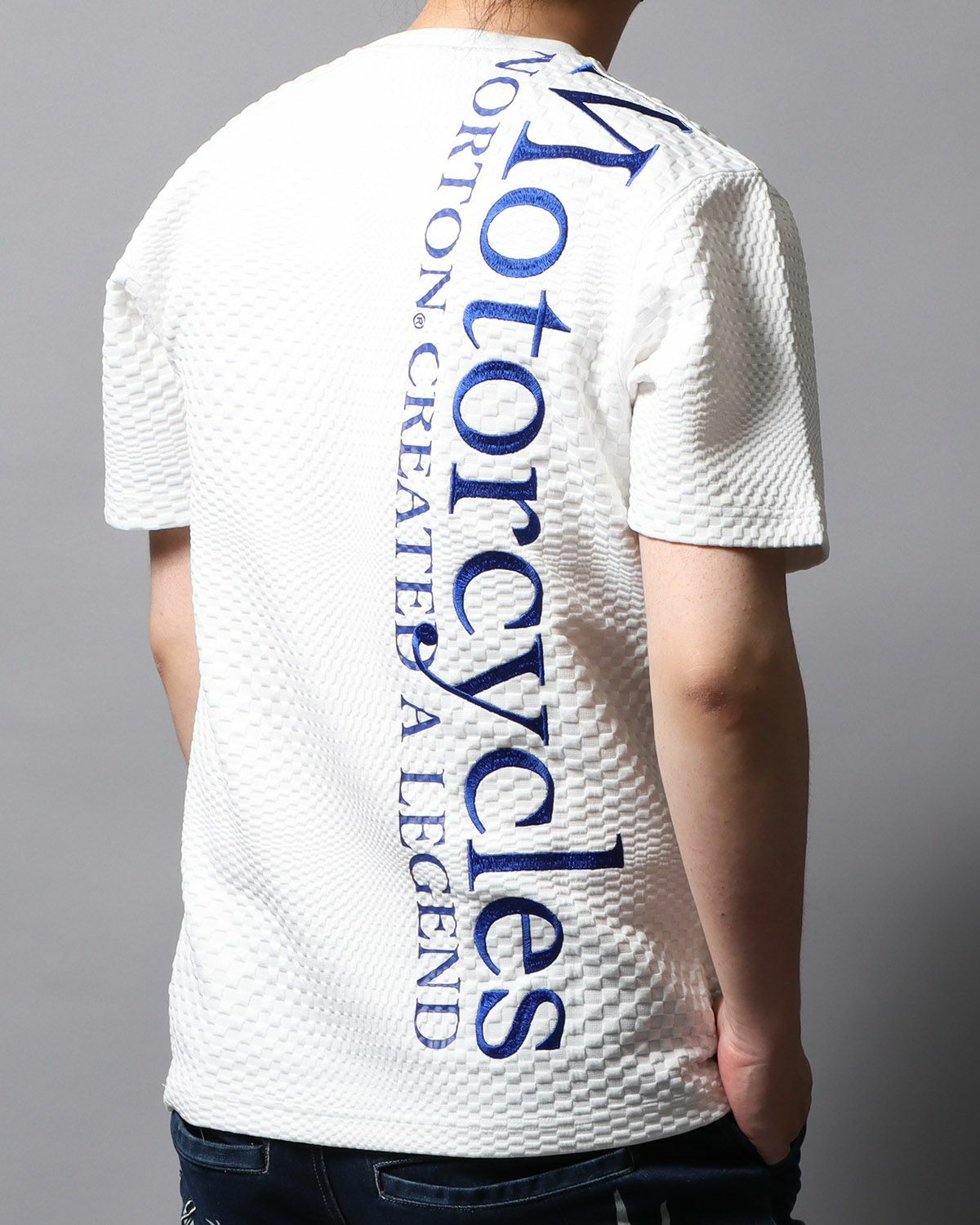 ブルー：178cm/75kg(Lサイズ着用)