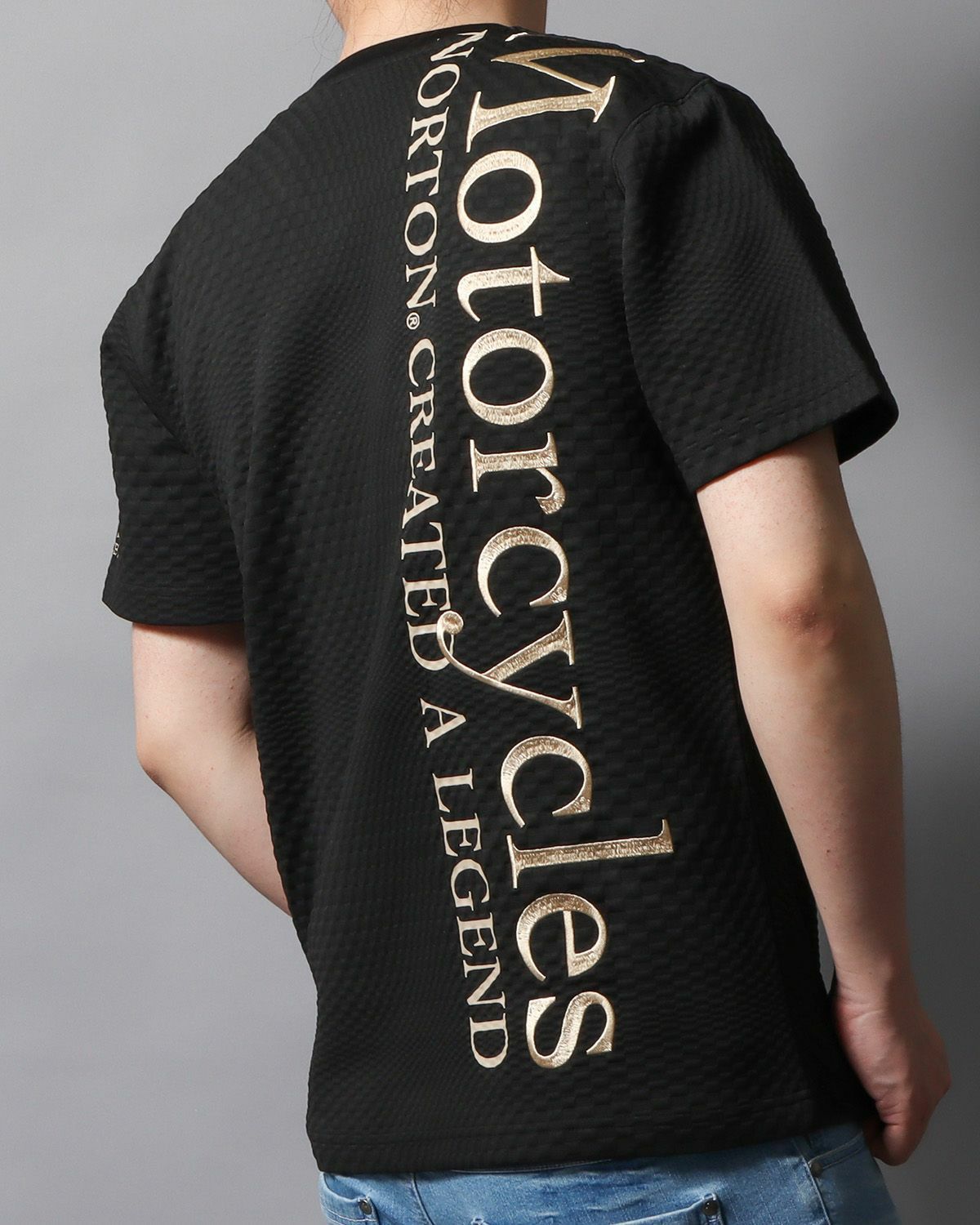 ブラック：178cm/75kg(Lサイズ着用)