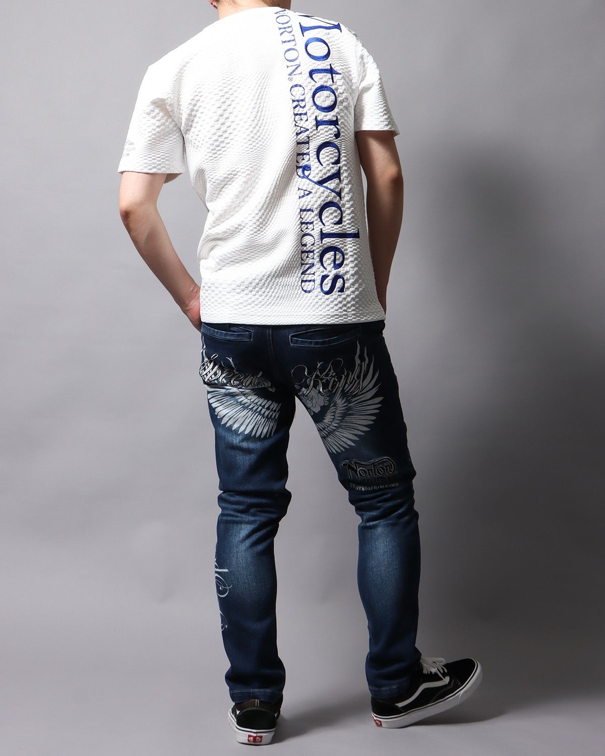 ブルー：178cm/75kg(Lサイズ着用)