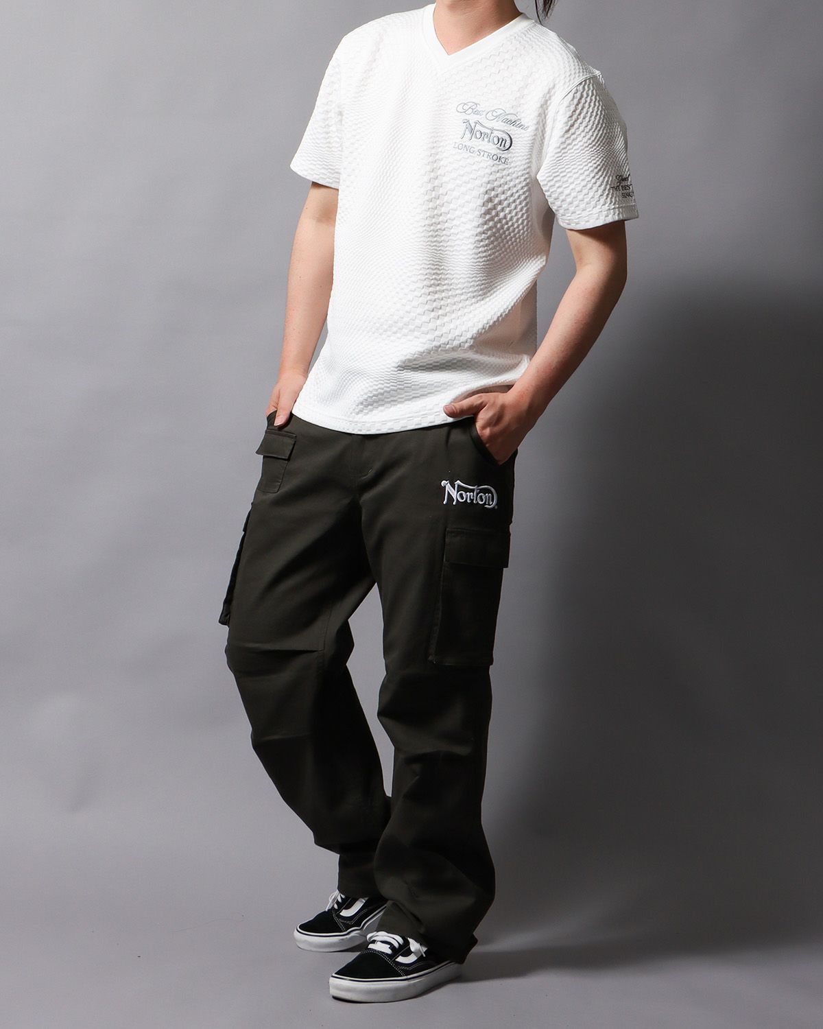 ホワイト：178cm/75kg(Lサイズ着用)